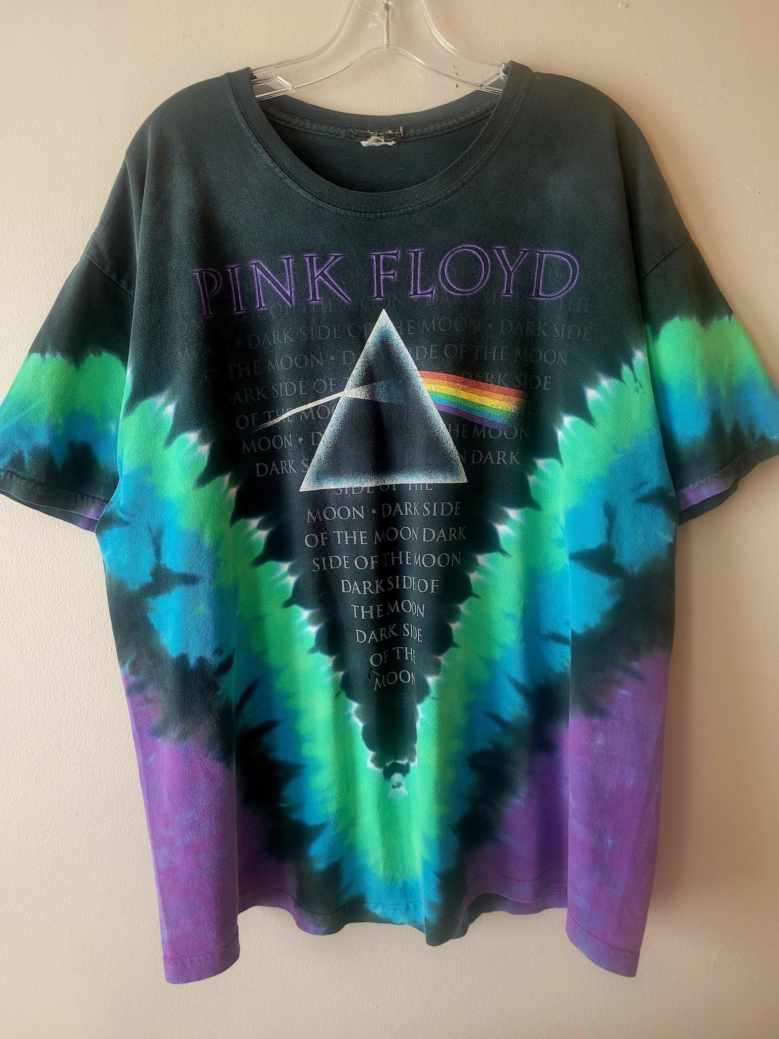 Other Vintage 2004 Pink Floyd DSOTM Tee Size US XL / EU 56 / 4 - 1 Thumbnail