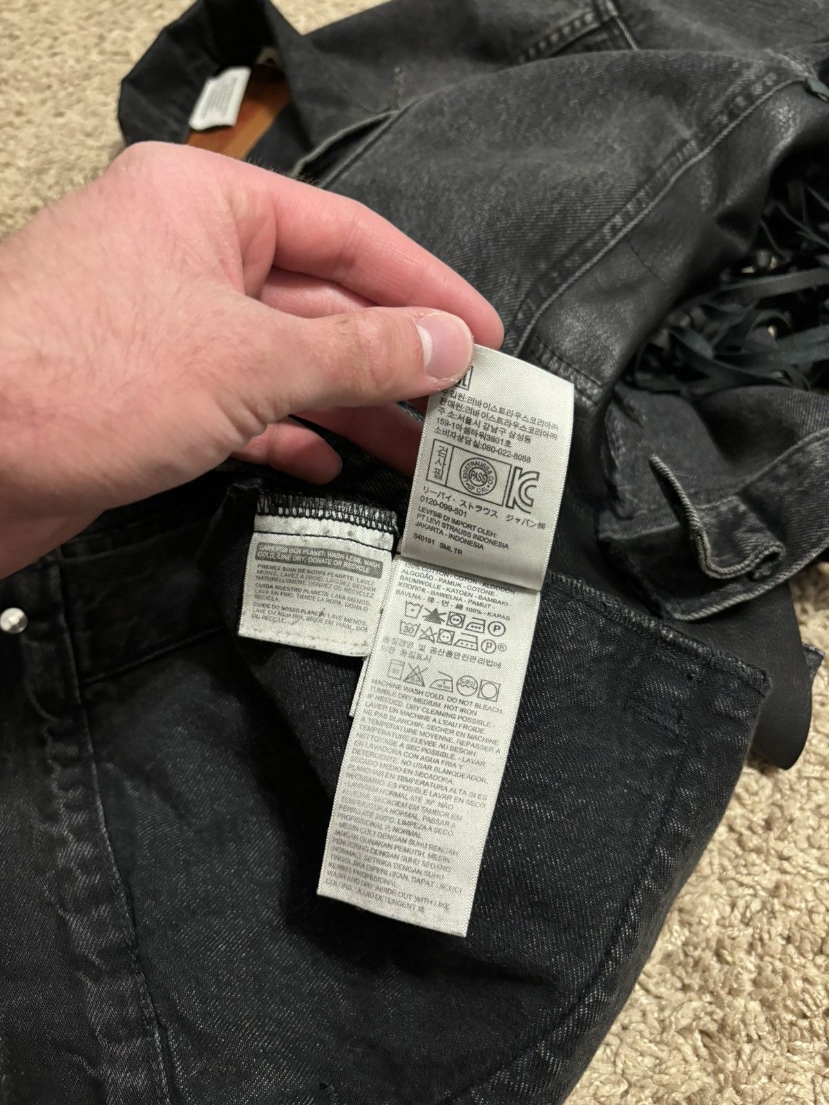 Vetements Vetements Levi’s Distressed Bovine Leather Fringe Jacket Size US XS / EU 42 / 0 - 10 Thumbnail