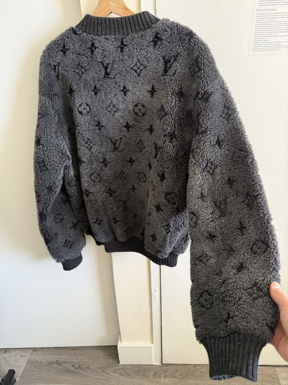 Louis Vuitton Lv Monogram Shearling Crewneck Size US M / EU 48-50 / 2 - 3 Thumbnail
