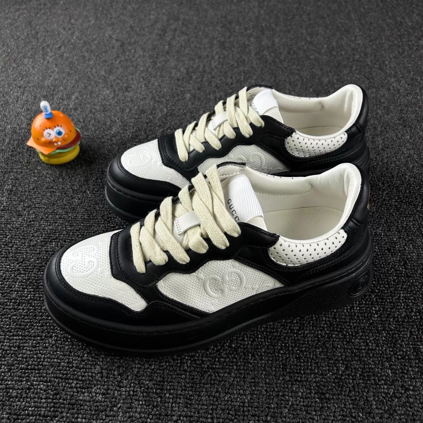 Gucci Gucci platform biscuit panda black white 36.5 Size US 6 / IT 36 - 1 Thumbnail