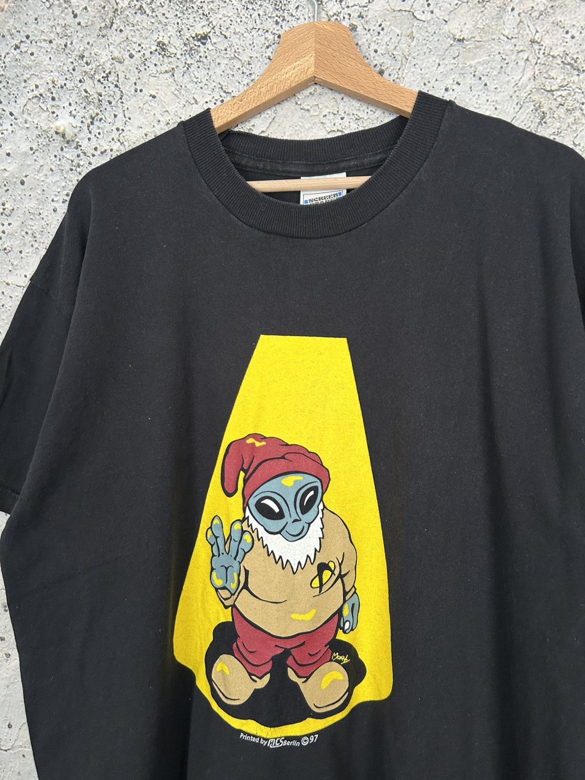 Vintage Vintage Alien UFO Graphic Tee Skate Baggy Rap Retro 90s Size US XL / EU 56 / 4 - 3 Thumbnail