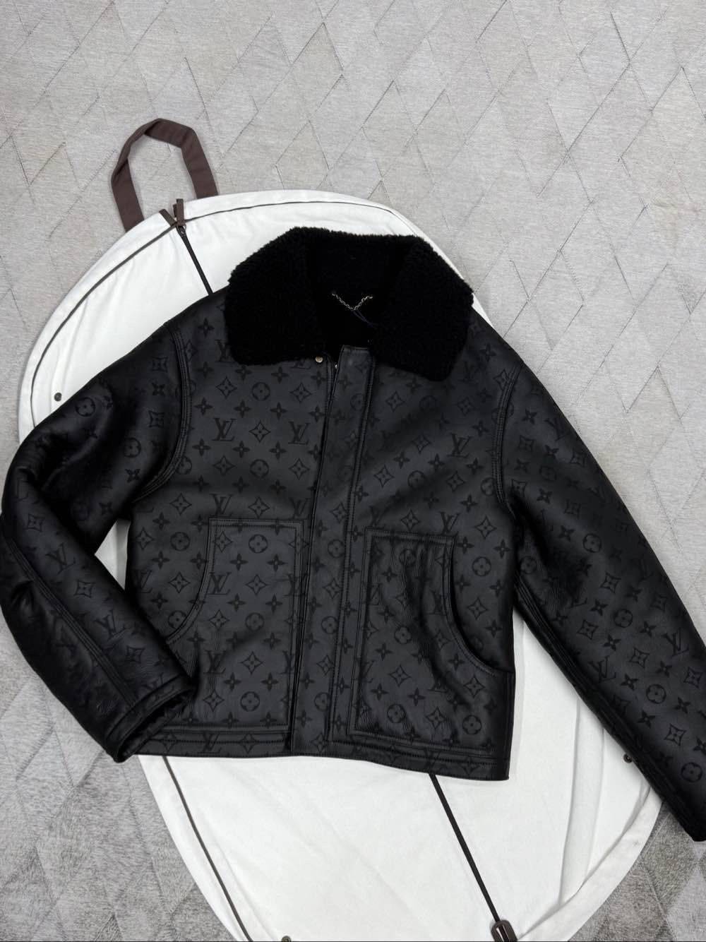Louis Vuitton Louis Vuitton Monogram Shearling Leather Jacket Size 46 Size US S / EU 44-46 / 1 - 1 Thumbnail