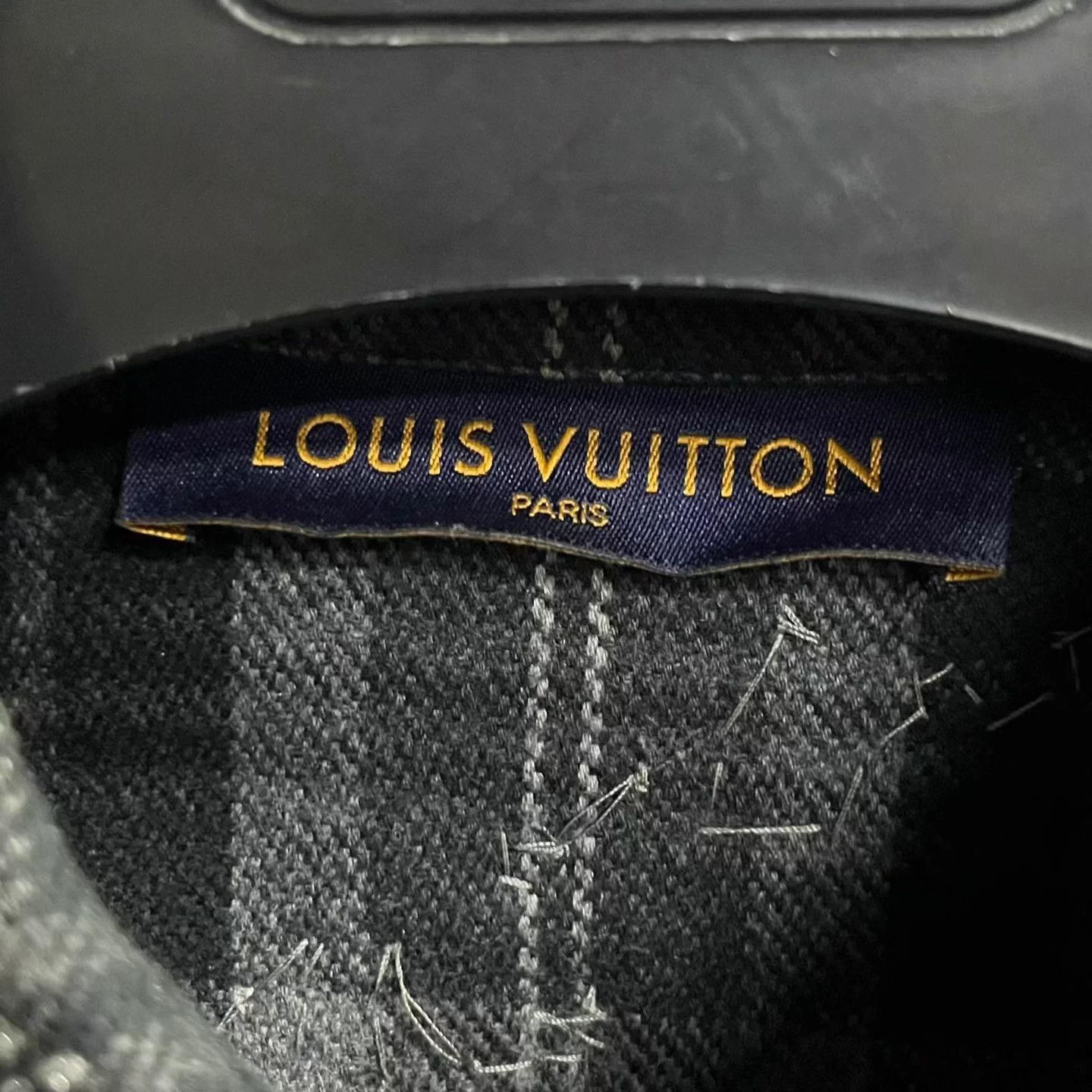 Louis Vuitton LV Dark Gray Austrian Crystals LS Shirt Size US S / EU 44-46 / 1 - 3 Thumbnail