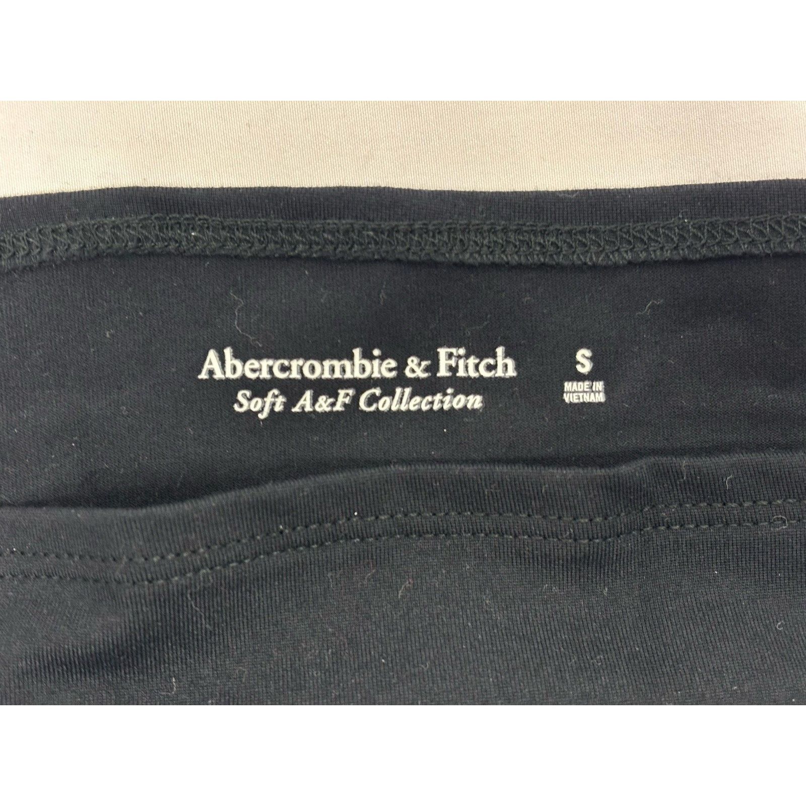 Abercrombie & Fitch Abercrombie & Fitch Black Off The Shoulder Cut Out Top S Size S / US 4 / IT 40 - 2 Thumbnail