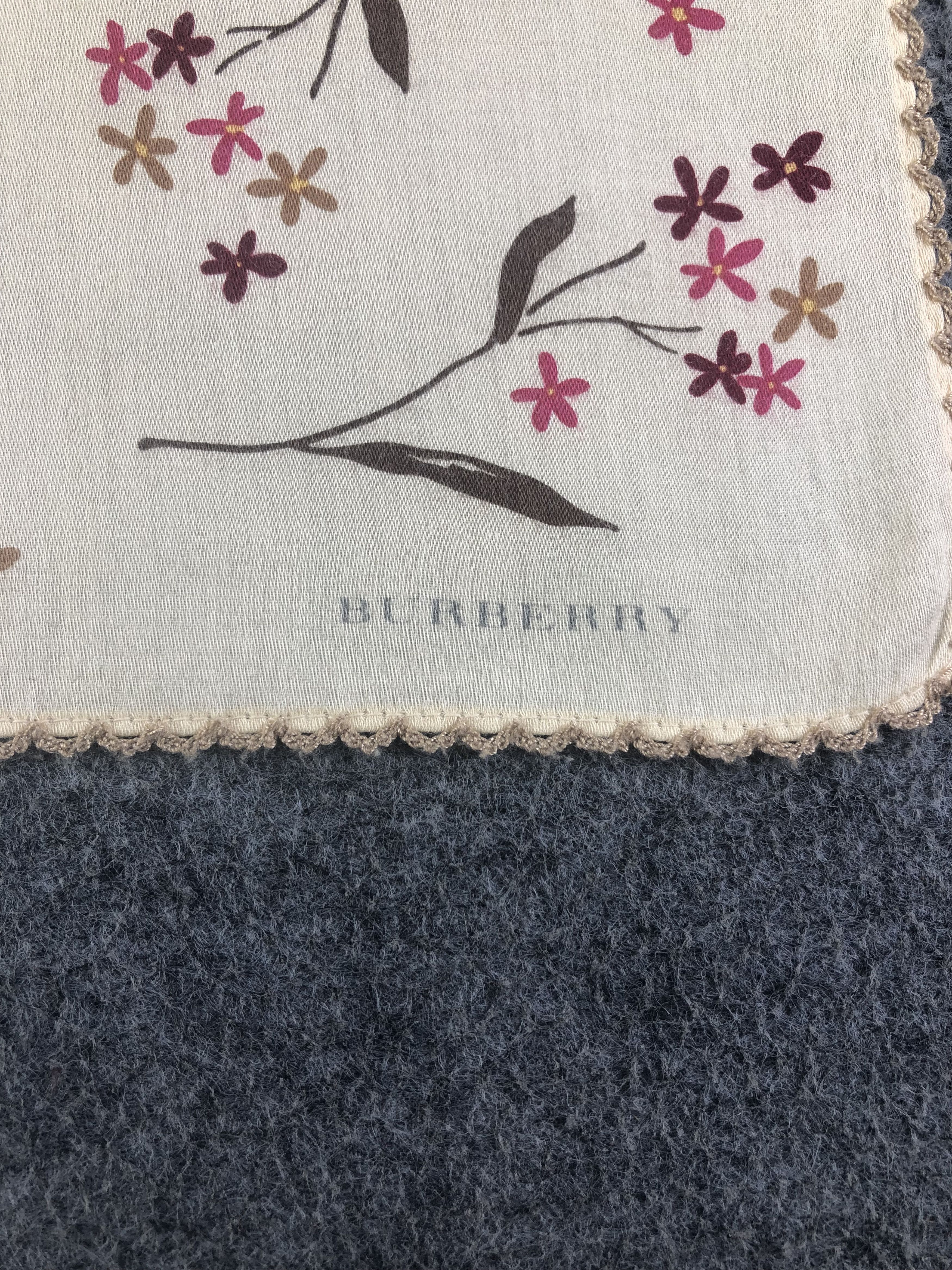 Burberry Burberry Handkerchief / Bandana / Neckerchief Size ONE SIZE - 5 Thumbnail