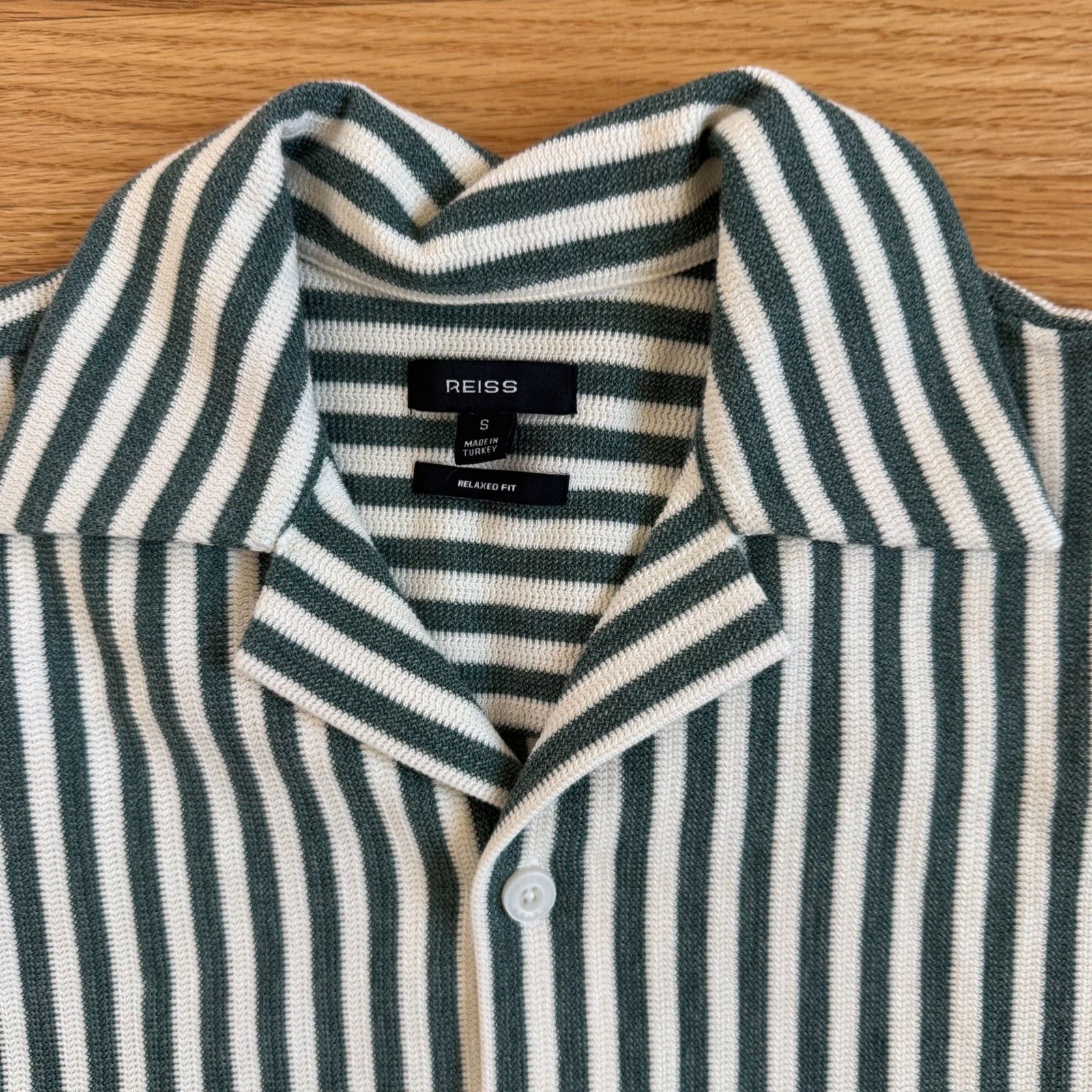 Reiss Reiss Trig Textured Green/White Stripe Cuban Collar Shirt Size US S / EU 44-46 / 1 - 6 Thumbnail