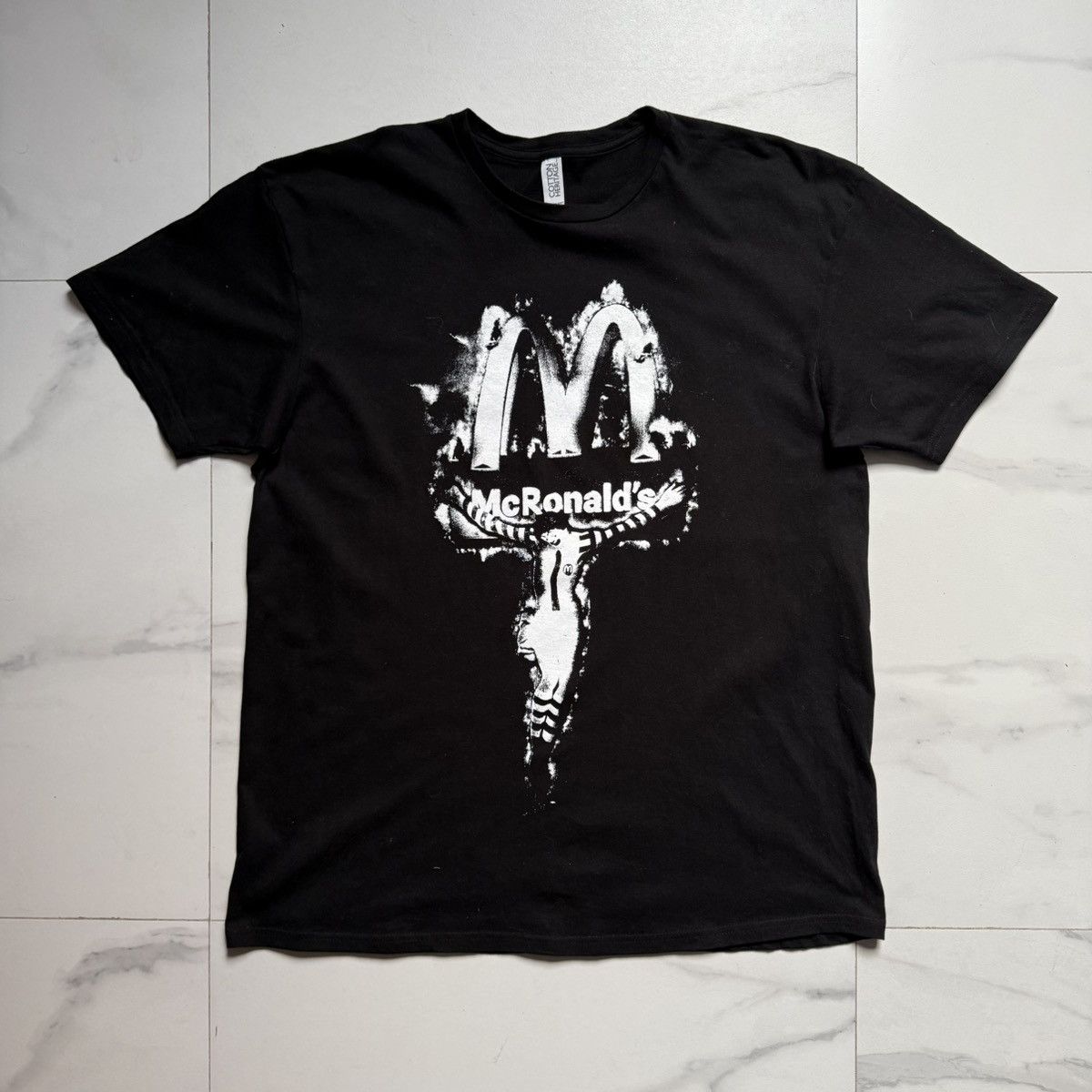Band Tees Falling In Reverse McRonald’s Unhappy Meal T-Shirt Size US XL / EU 56 / 4 - 2 Thumbnail
