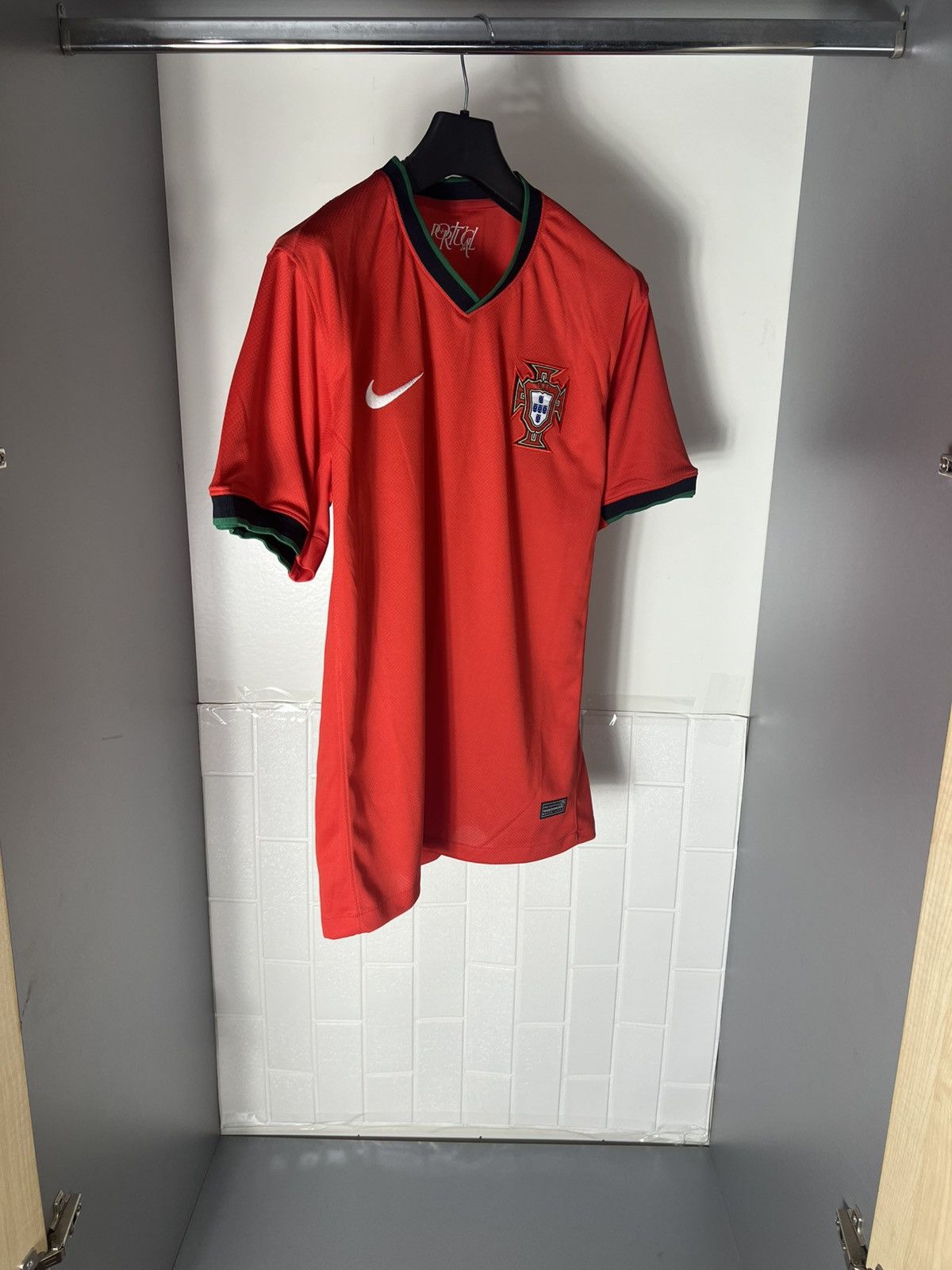 Nike × Vintage VERY RARE NIKE PORTUGAL SOCCER JERSEY BLOKECORE Y2K RETRO Size US L / EU 52-54 / 3 - 4 Thumbnail