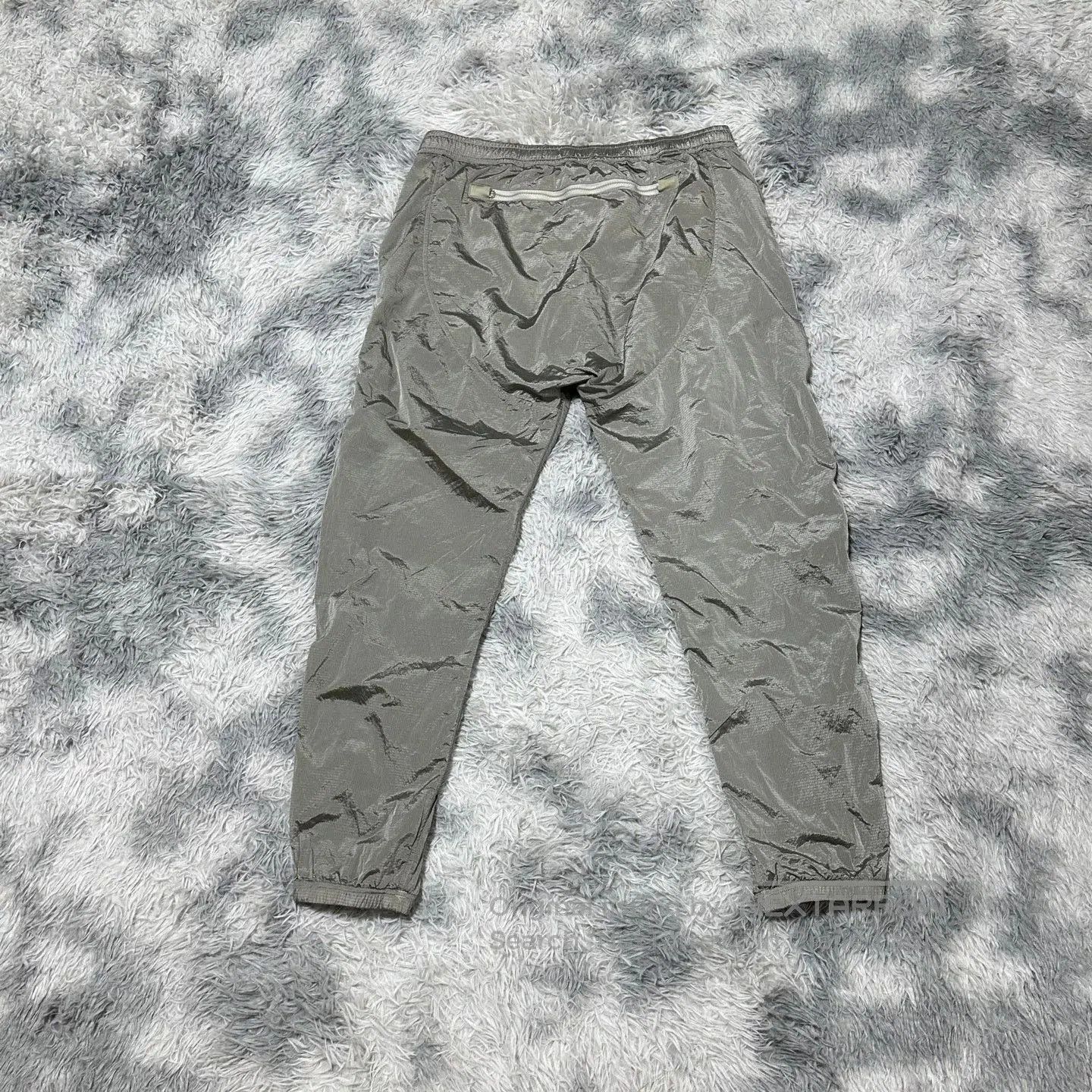 Stone Island stone island metallic nylon long pants silver. Size US 44 / EU 60 - 2 Thumbnail