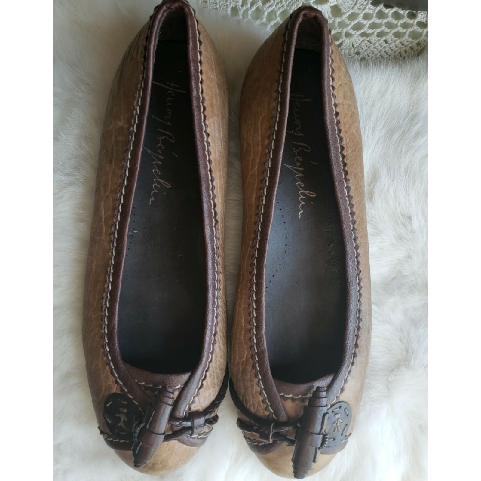 Vintage VINTAGE Henry Beguelin Toggle Ballet Flats Leather Brown 6/36 Womens Ballet Flat Slip On Toggle Detail Toe Art to wear Handmade in Italy Size US 6 / IT 36 - 3 Thumbnail