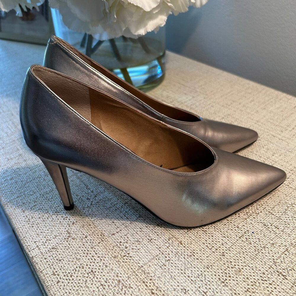 Elie Tahari Tahari Pumps in Silver Metallic Size US 9 / IT 39 - 1 Thumbnail