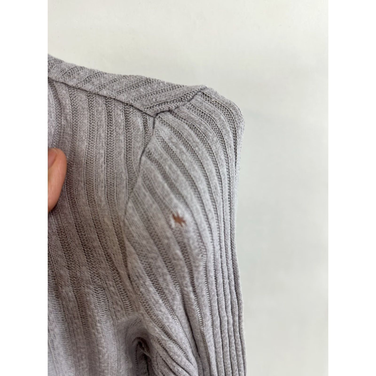 Anthropologie Anthropologie Postage Stamp Knit Top Womens XS Blouse Shirt Casual Knit 3/4 Sleeve Gray Spandex Rayon Ribbed V-Neck Regular Bag Bohemian Classic Size XS / US 0-2 / IT 36-38 - 4 Thumbnail