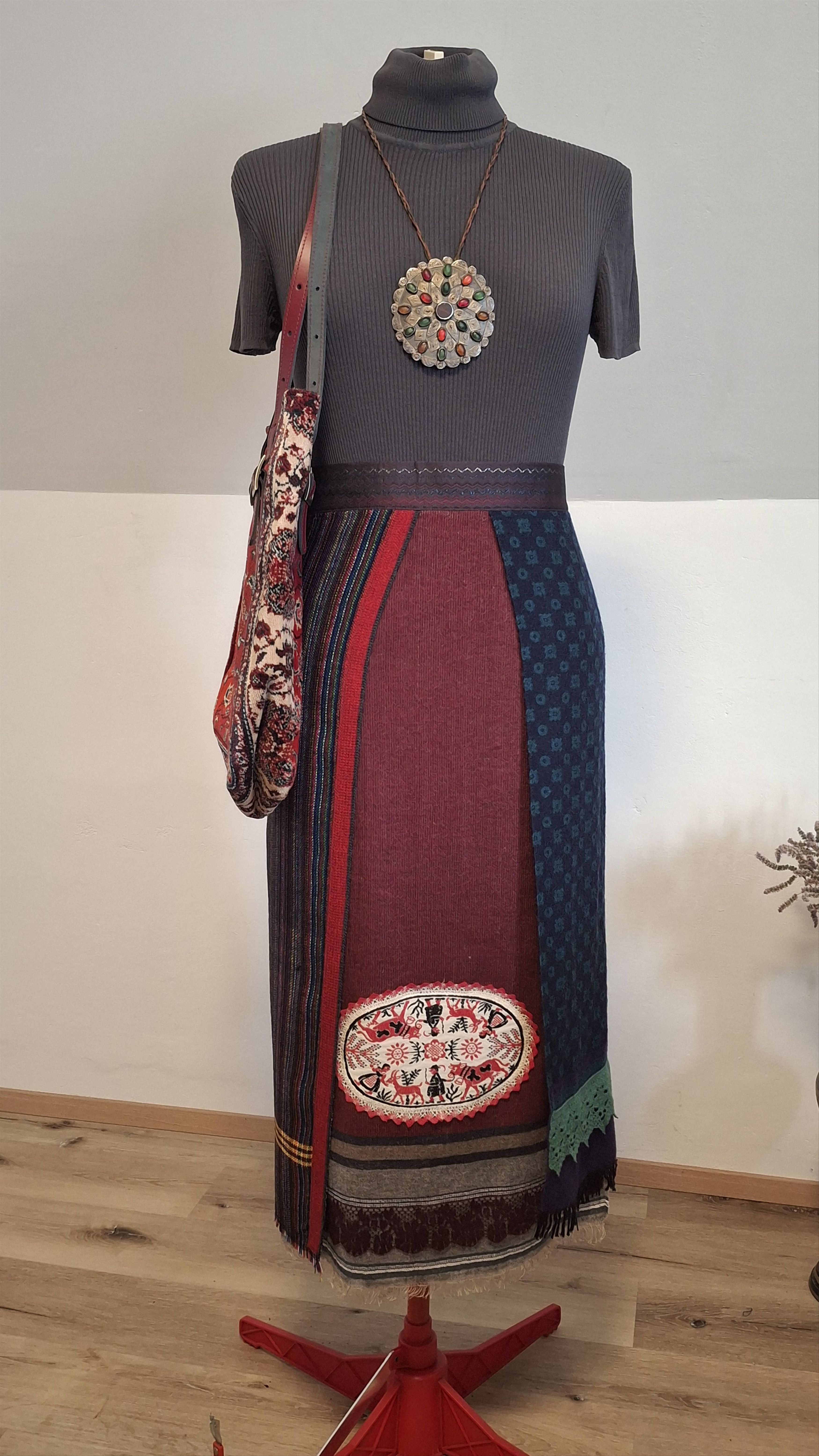Vintage Artisanal Upcycled Wrap Skirt Size 30" / US 8 / IT 44 - 14 Thumbnail