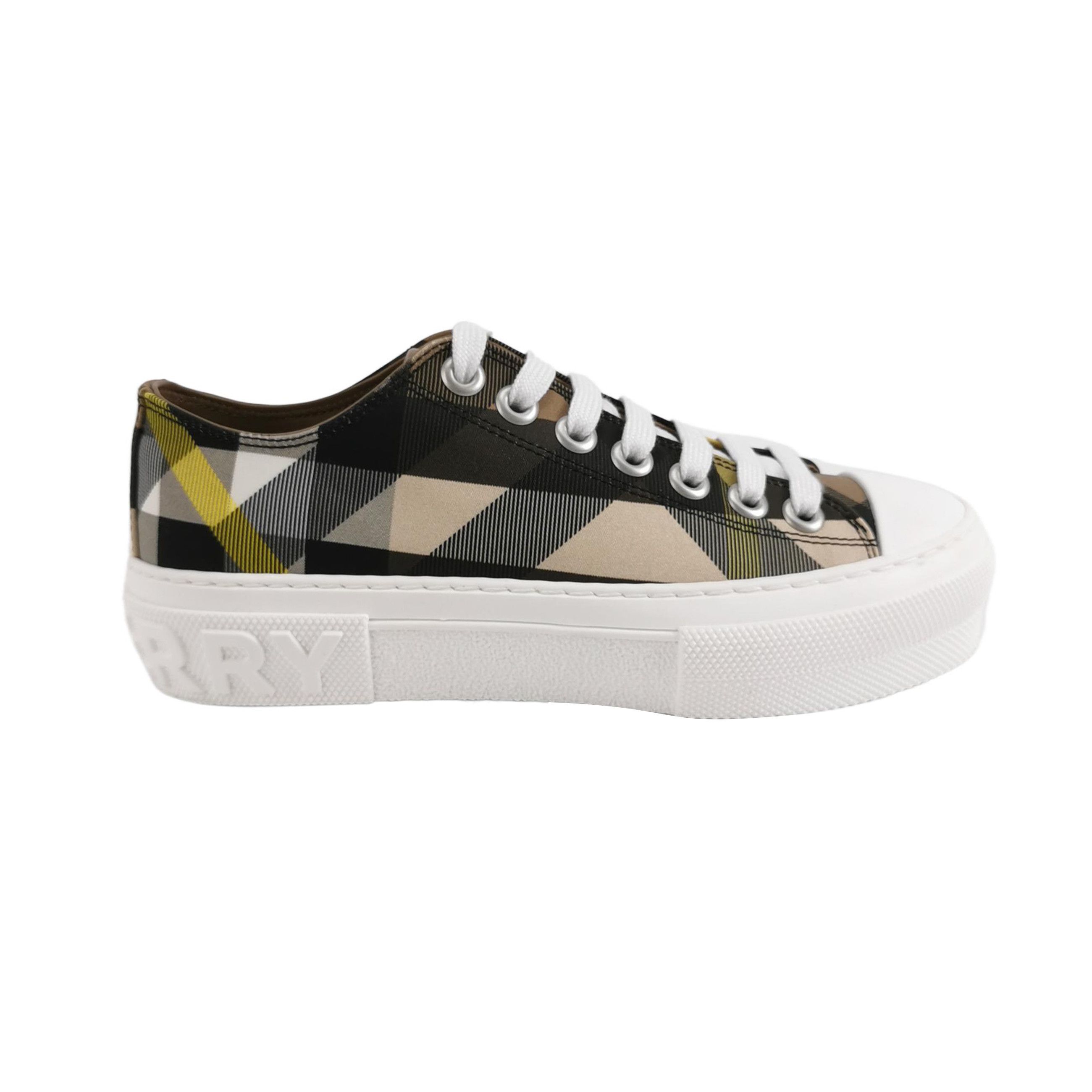 Burberry Burberry Women 5 Lowtop Sneakers Size US 5 / IT 35 - 1 Thumbnail