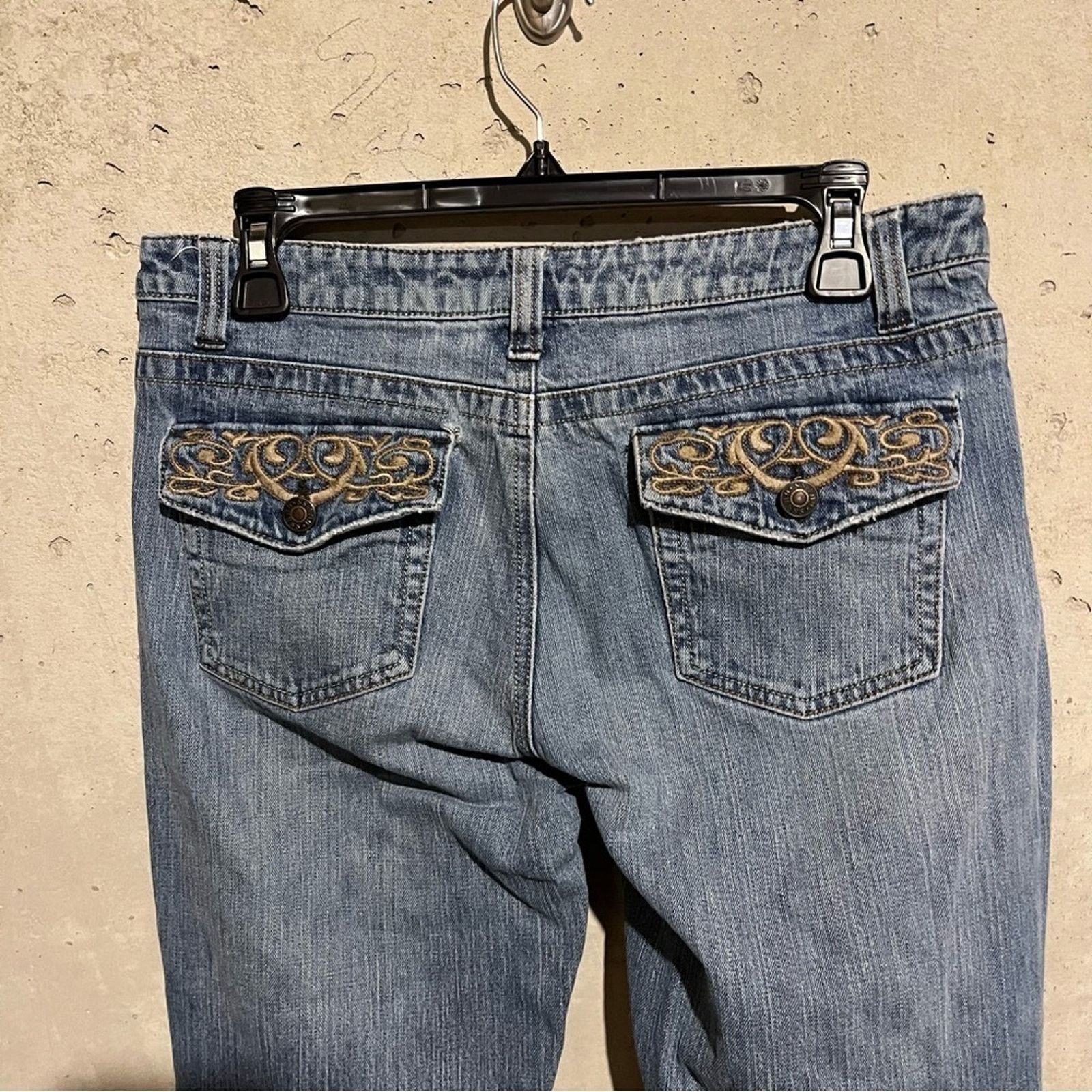 Guess Guess Jeans Women’s Sz 29 Bootcut Back Flap Pockets Low Rise Size 29" - 9 Thumbnail