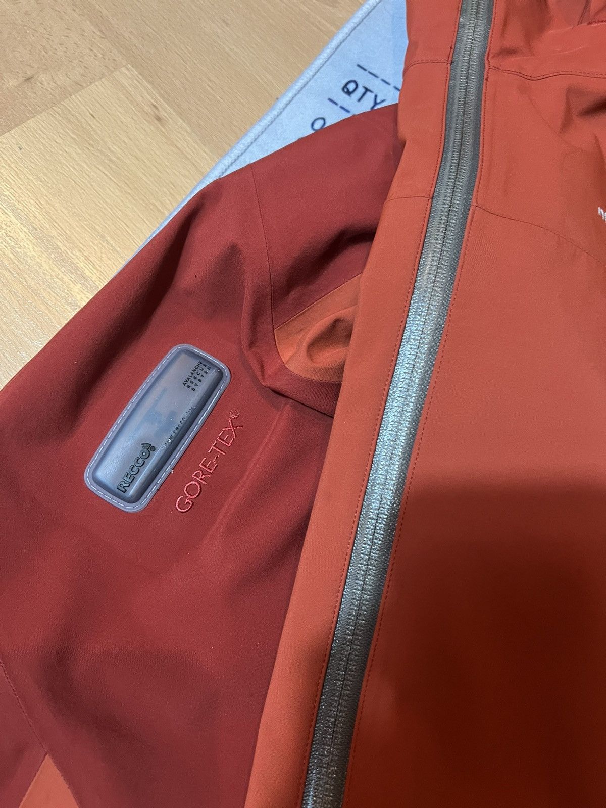 Arc'teryx Arc’teryx Vintage Gore Tex Jacket Red RECCO Size US L / EU 52-54 / 3 - 8 Thumbnail