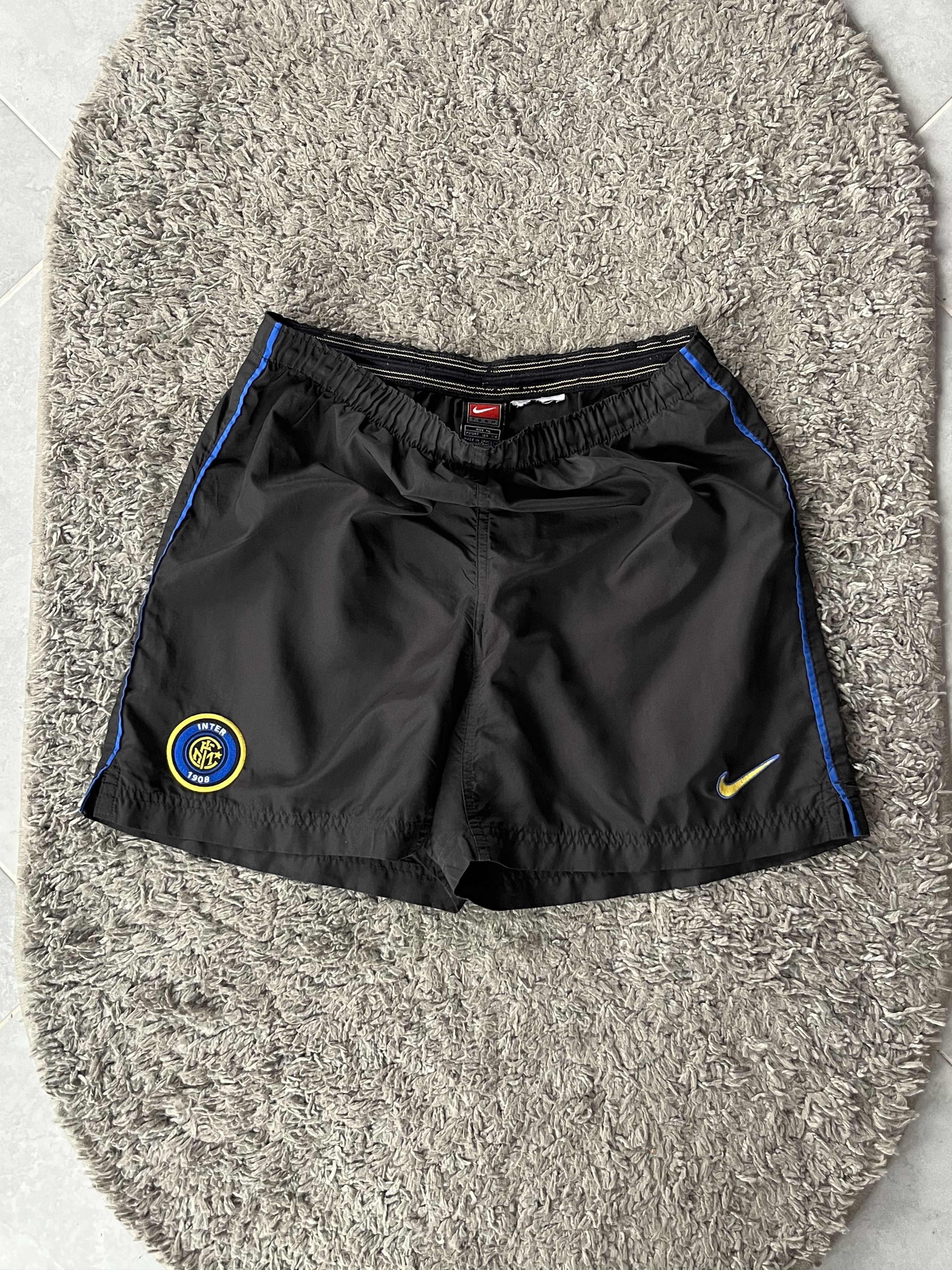 Nike Vintage Nylon Shorts Nike INTER Y2K Style Streetwear Size US 32 / EU 48 - 1 Thumbnail