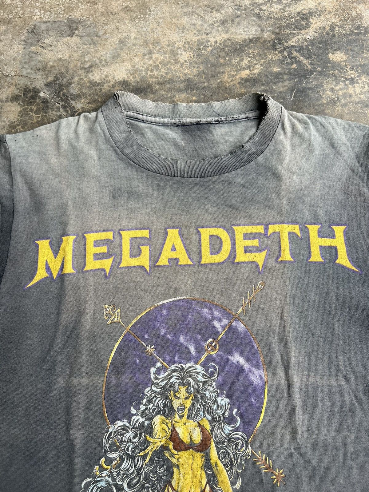 Band Tees Distressed Vintage Megadeth Cryptic Writings Band Tees Size US S / EU 44-46 / 1 - 7 Thumbnail