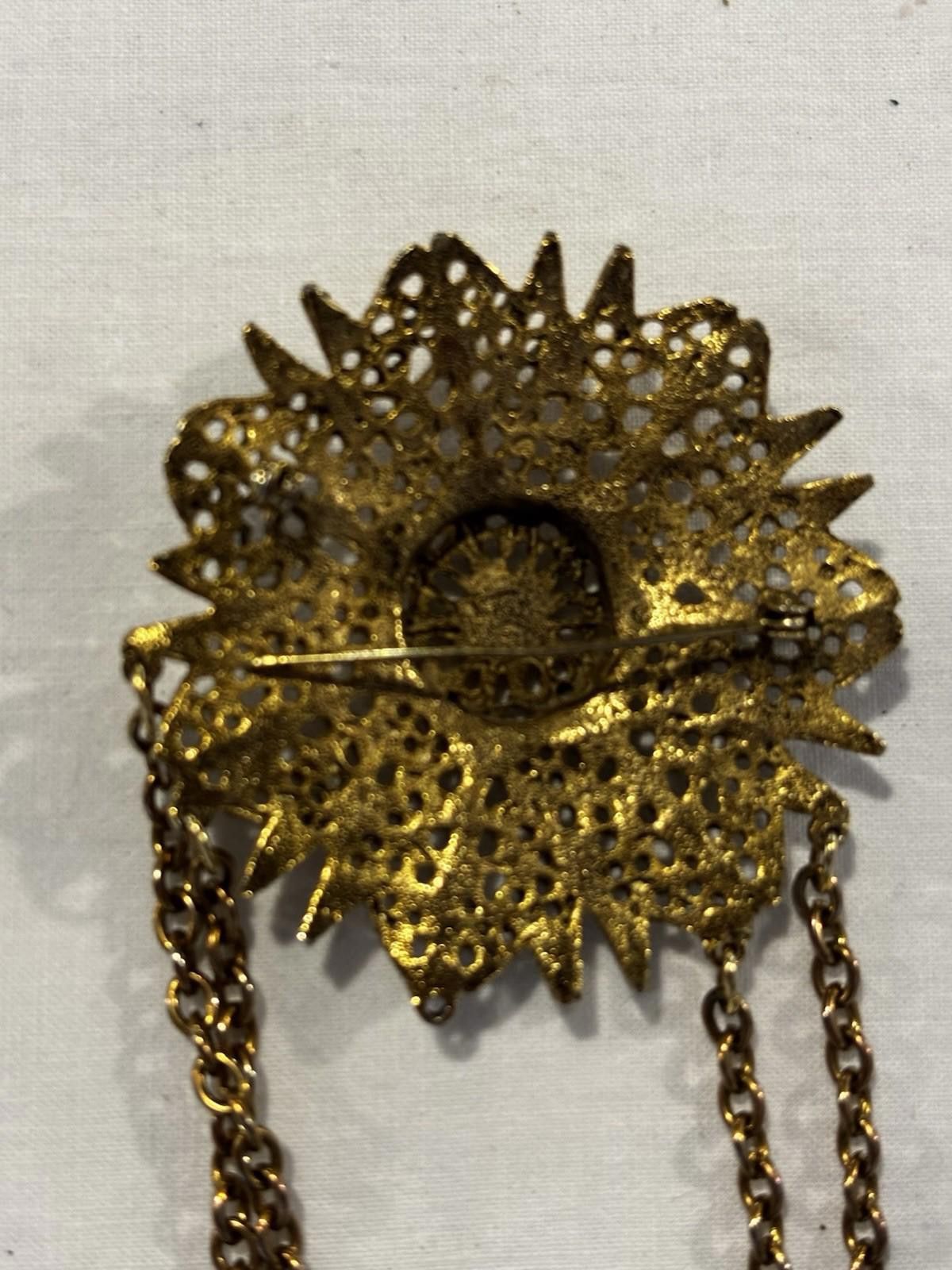 The Unbranded Brand Vintage Victorian Goldtone Brooch 5.5” long Size ONE SIZE - 3 Thumbnail