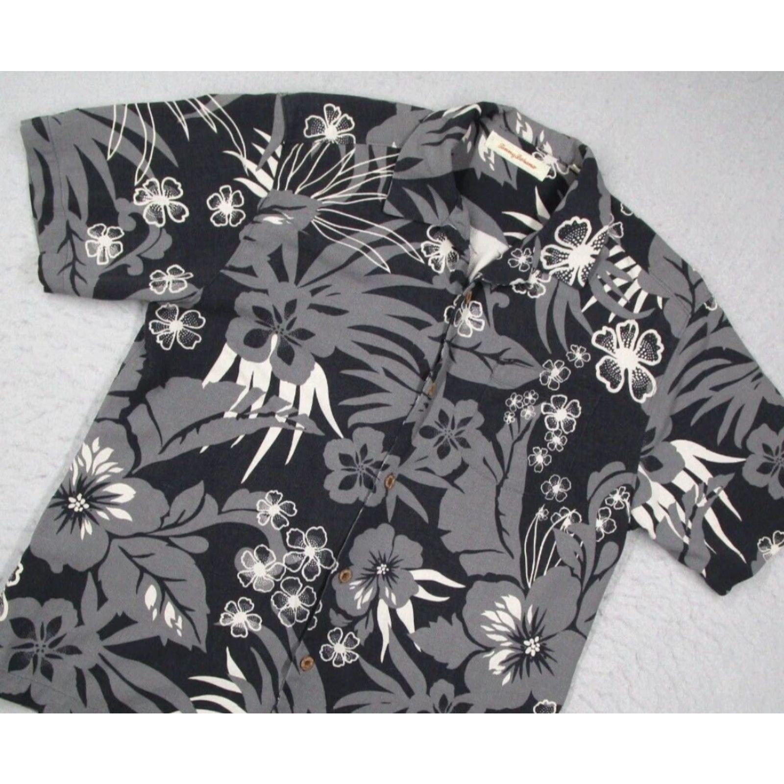 Tommy Bahama VINTAGE Tommy Bahama Men’s Shirt Large Gray Silk Short Sleeve Hawaiian Floral Casual Size US L / EU 52-54 / 3 - 2 Thumbnail