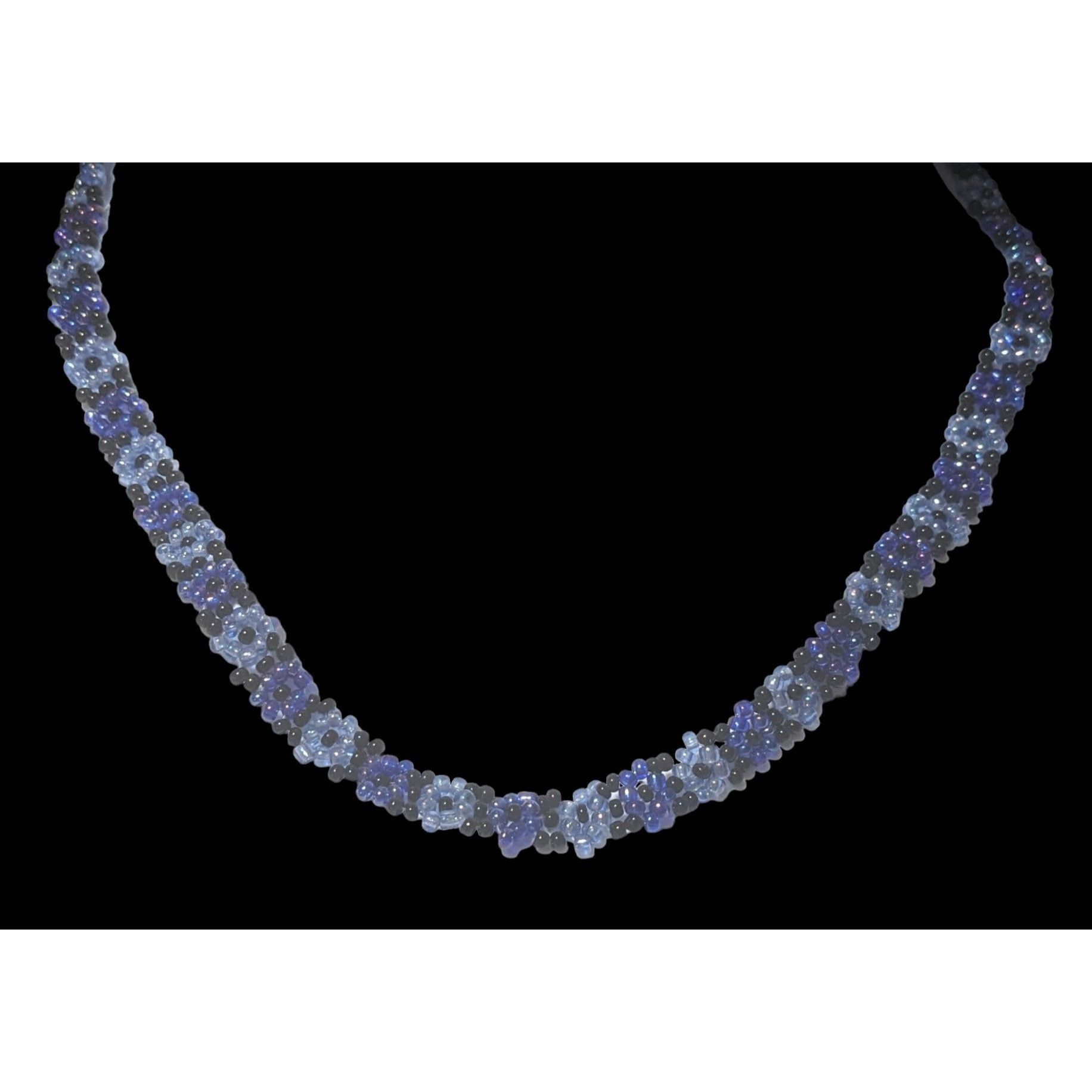 Other Retro Blue And Black Beaded Floral Necklace Size ONE SIZE - 4 Thumbnail