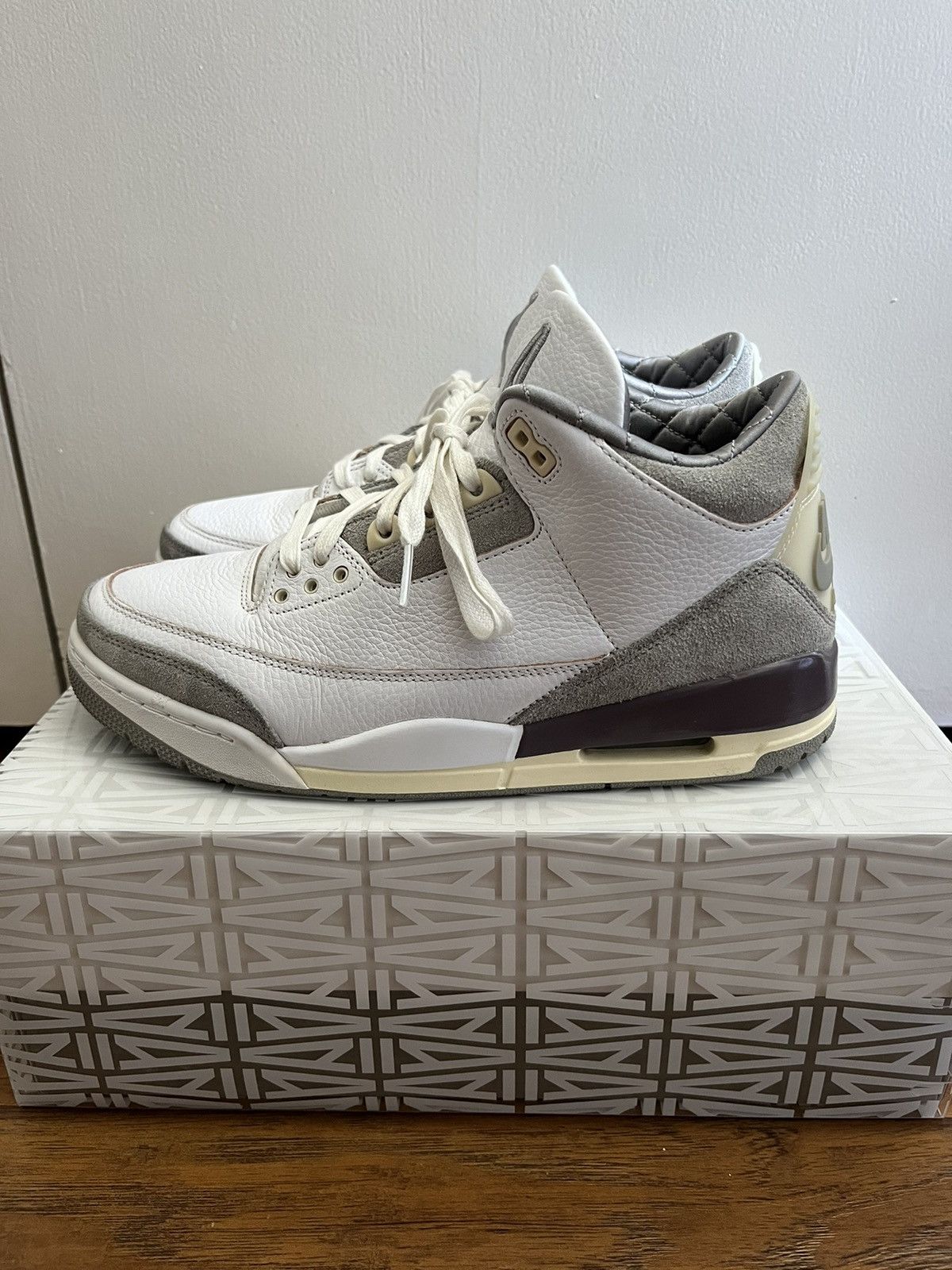 image of A Ma Maniere X Air Jordan 3 Retro Sp Shoes in Grey/White, Men's (Size 9)