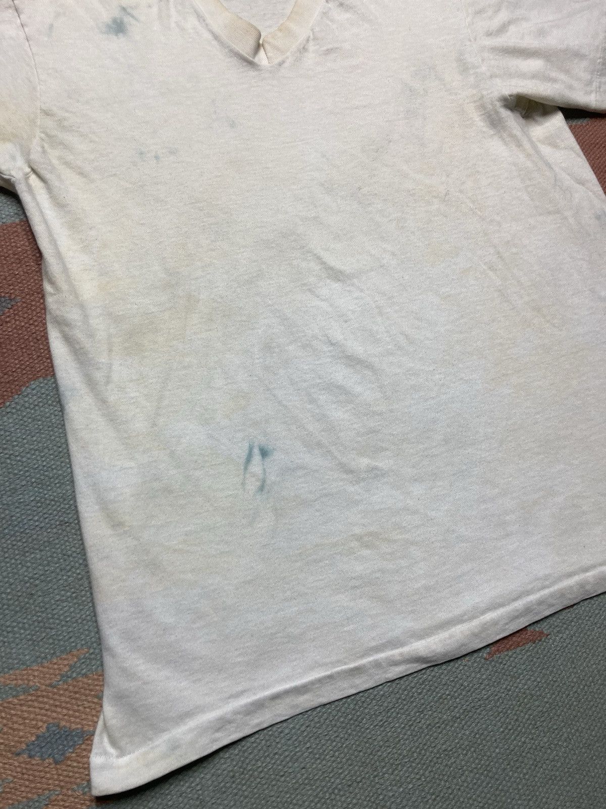 Vintage 70s blank white t shirt v neck soft combed cotton grunge XL Size US XL / EU 56 / 4 - 3 Thumbnail
