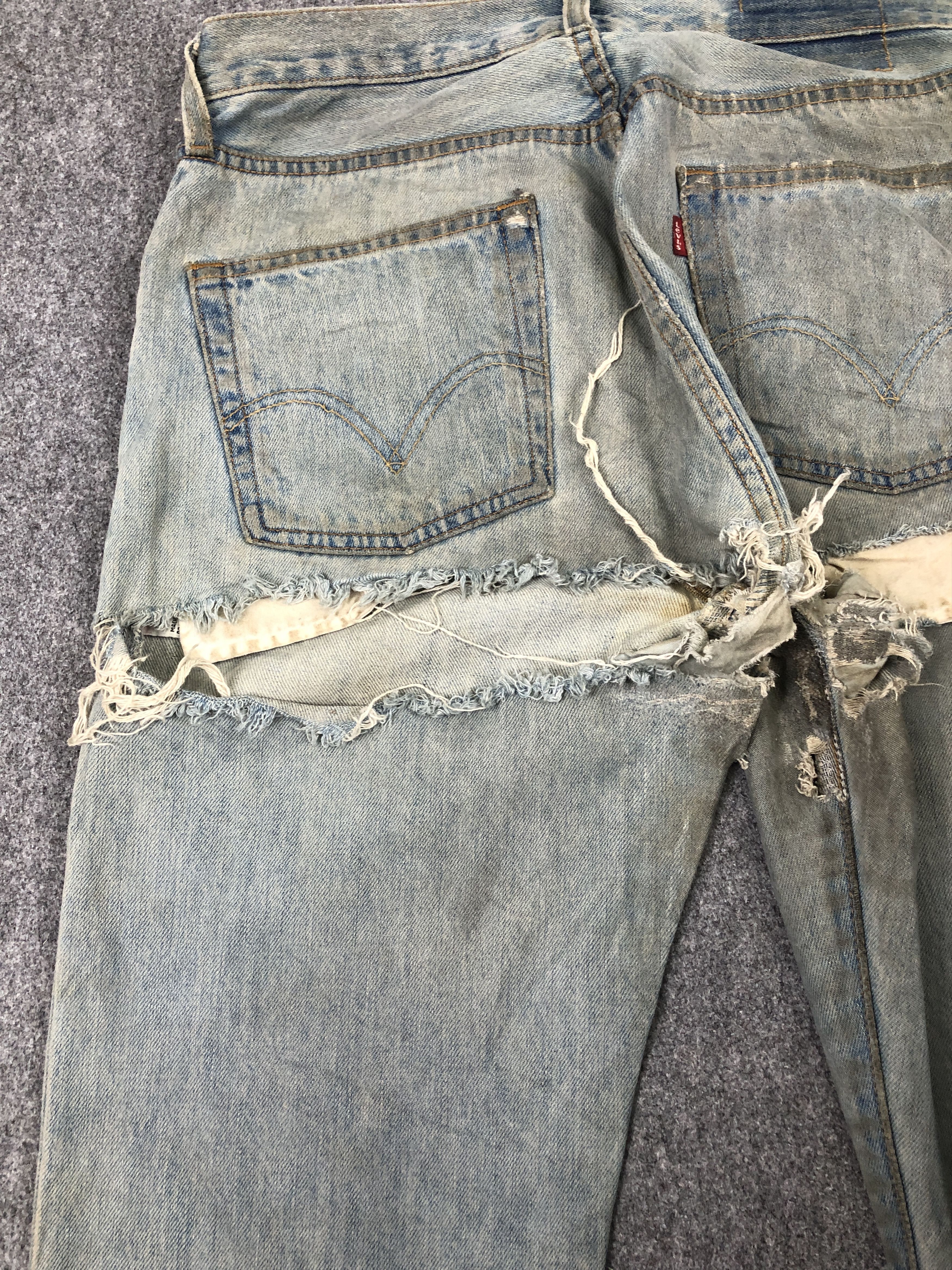 Levi's Distressed Vintage Levis 501 Dirty Jeans DP2350 Size US 30 / EU 46 - 14 Thumbnail