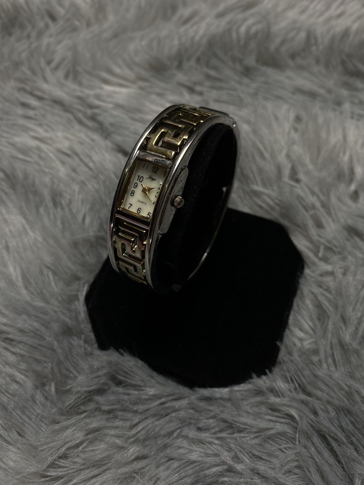 Japanese Brand Gold Bracelet Watch Japanese Brand Size ONE SIZE - 2 Thumbnail