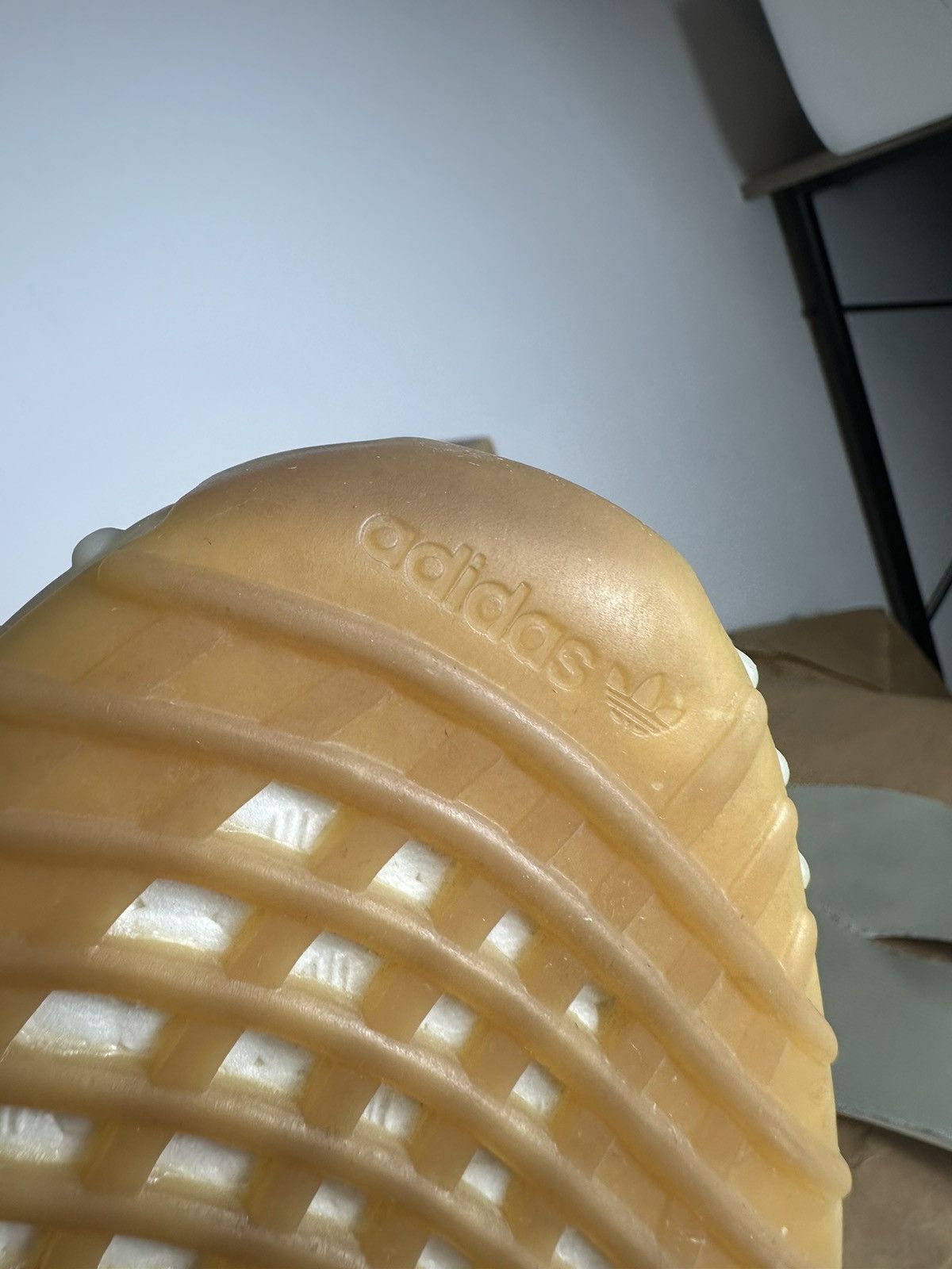 Yeezy adidas Yeezy Boost 350 V2 Sesame Size US 10 / EU 43 - 13 Thumbnail