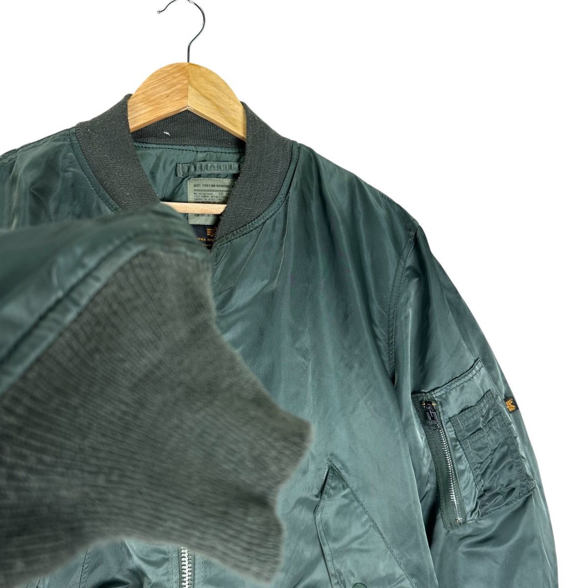 Alpha Industries ALPHA INDUSTRIES MA-1 BOMBER JACKET RIOT Size US L / EU 52-54 / 3 - 6 Thumbnail