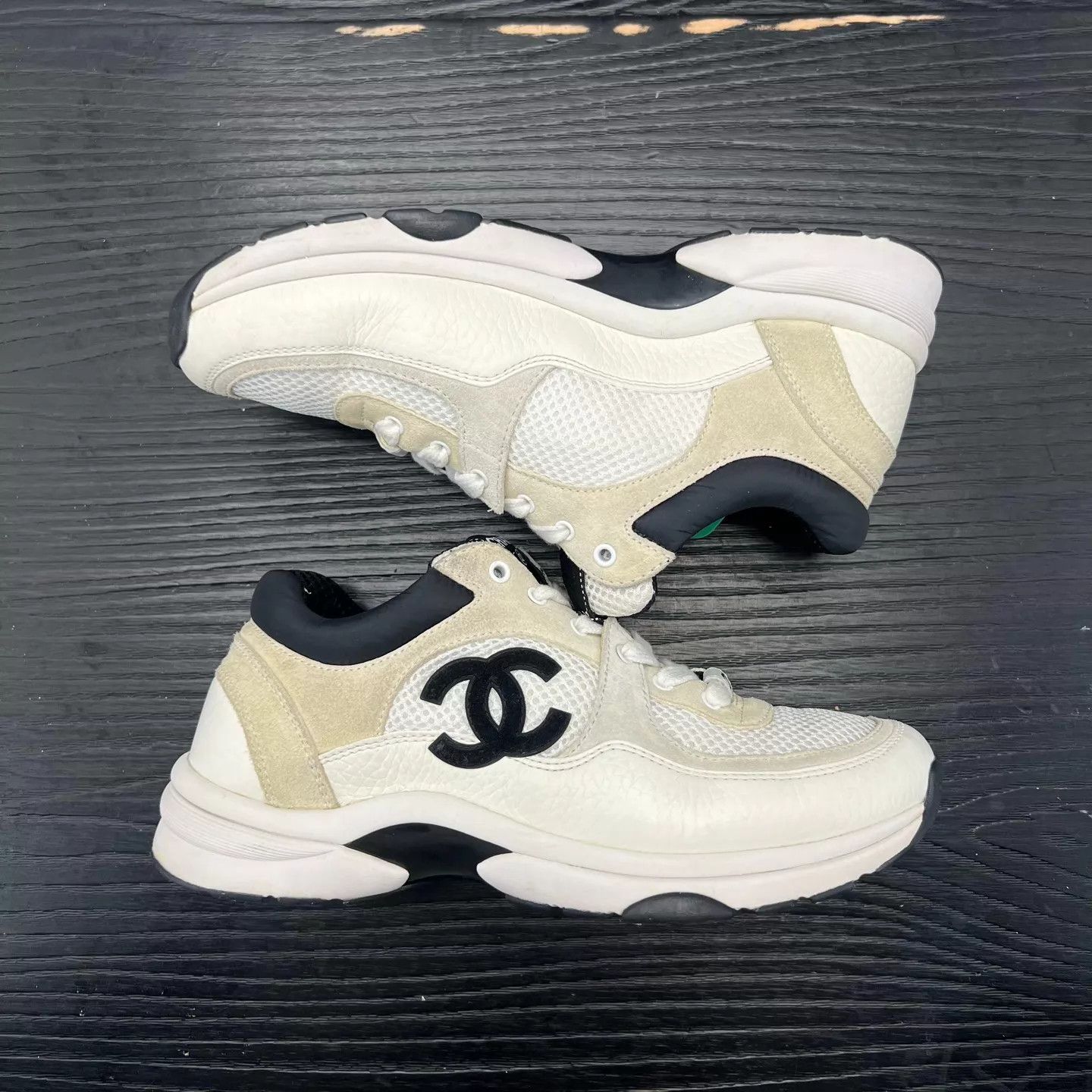 Chanel Chanel 22k Cream & Black 36.5 Size US 6 / IT 36 - 3 Thumbnail