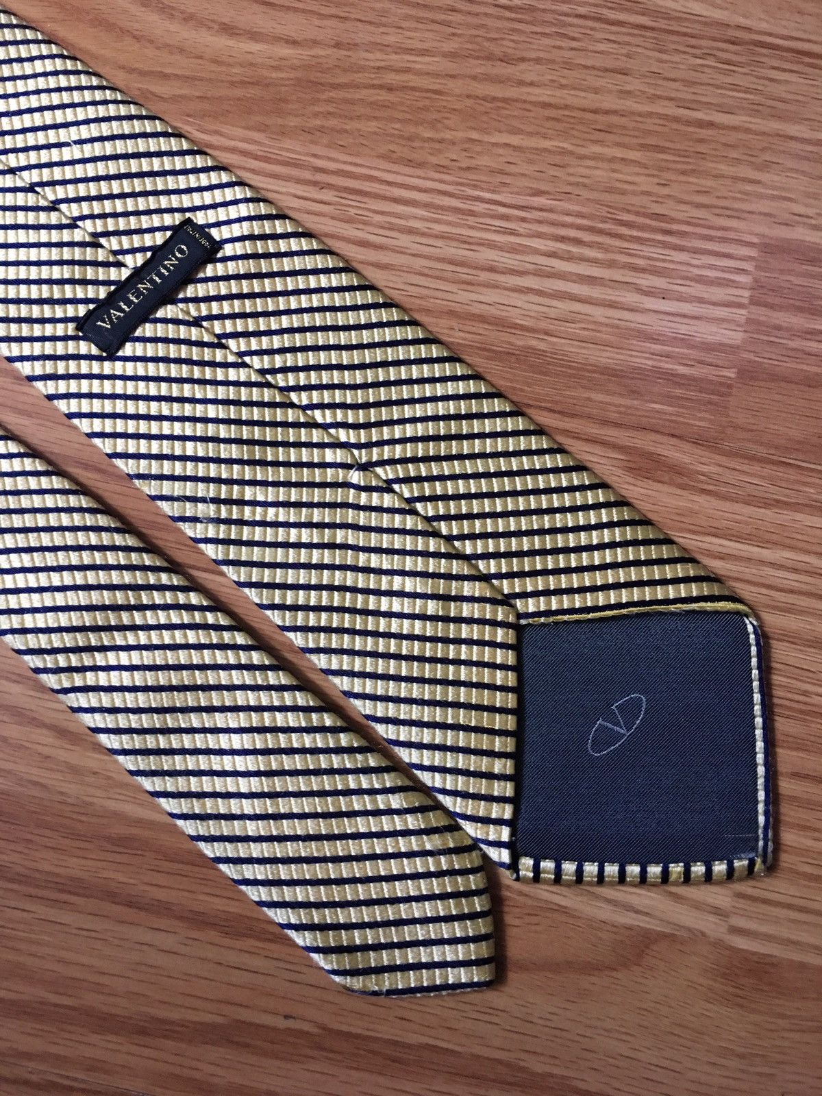 Valentino VALENTINO Cravatte Italy Gold Designer Striped Silk Mens Tie Size ONE SIZE - 1 Thumbnail