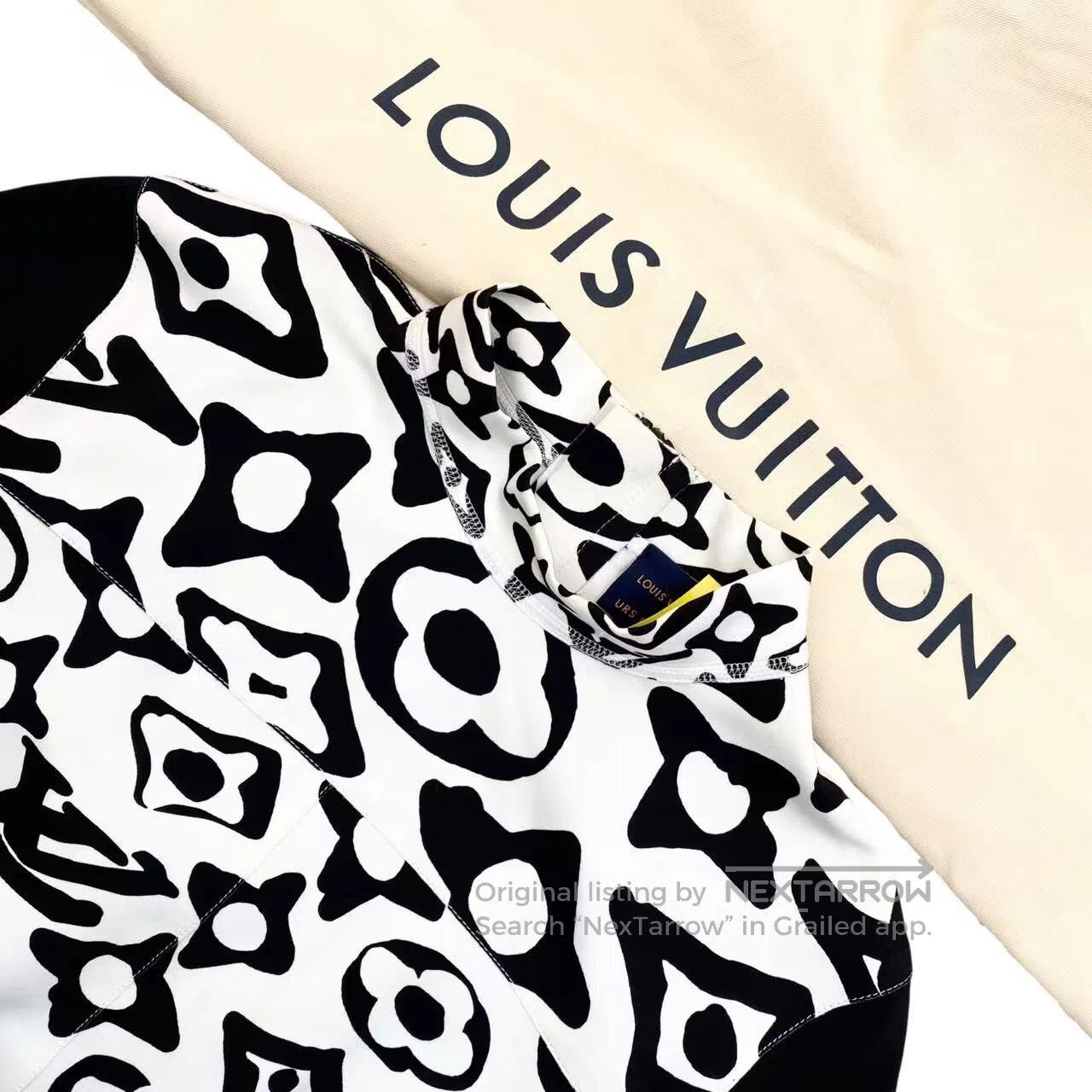 Louis Vuitton Louis Vuitton The artist co-branded a short-sleeved dress Size XS / US 0-2 / IT 36-38 - 3 Thumbnail