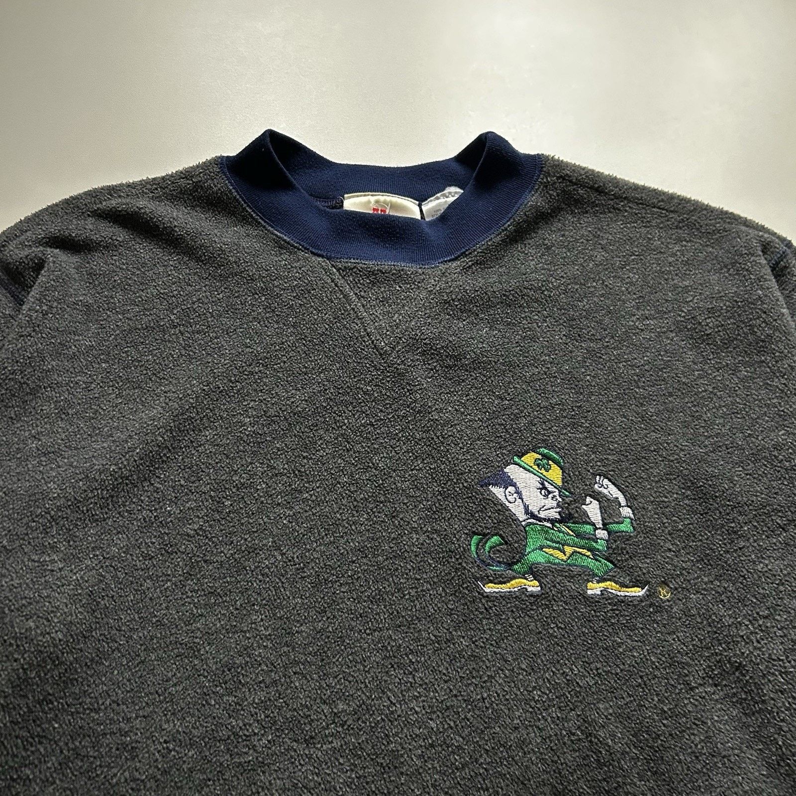 NCAA Vintage 90s Notre Dame Fighting Irish Crewneck Medium NCAA Size US M / EU 48-50 / 2 - 2 Thumbnail