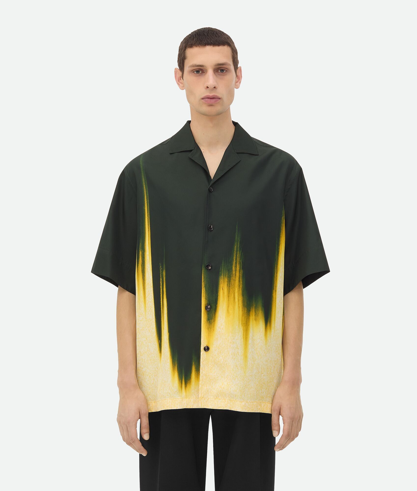 Bottega Veneta o1bcso1str0226 Viscose Degrade Petal Print Shirt in Camping Size US S / EU 44-46 / 1 - 1 Thumbnail