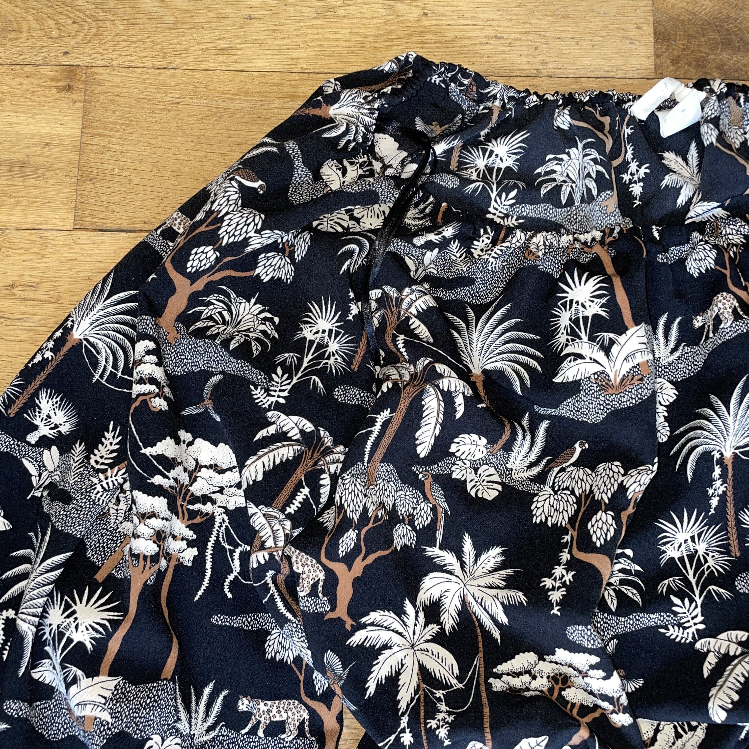 H&M H&m Women's Dress Fashionable Flowers Summer Size 36 Size XS / US 0-2 / IT 36-38 - 3 Thumbnail