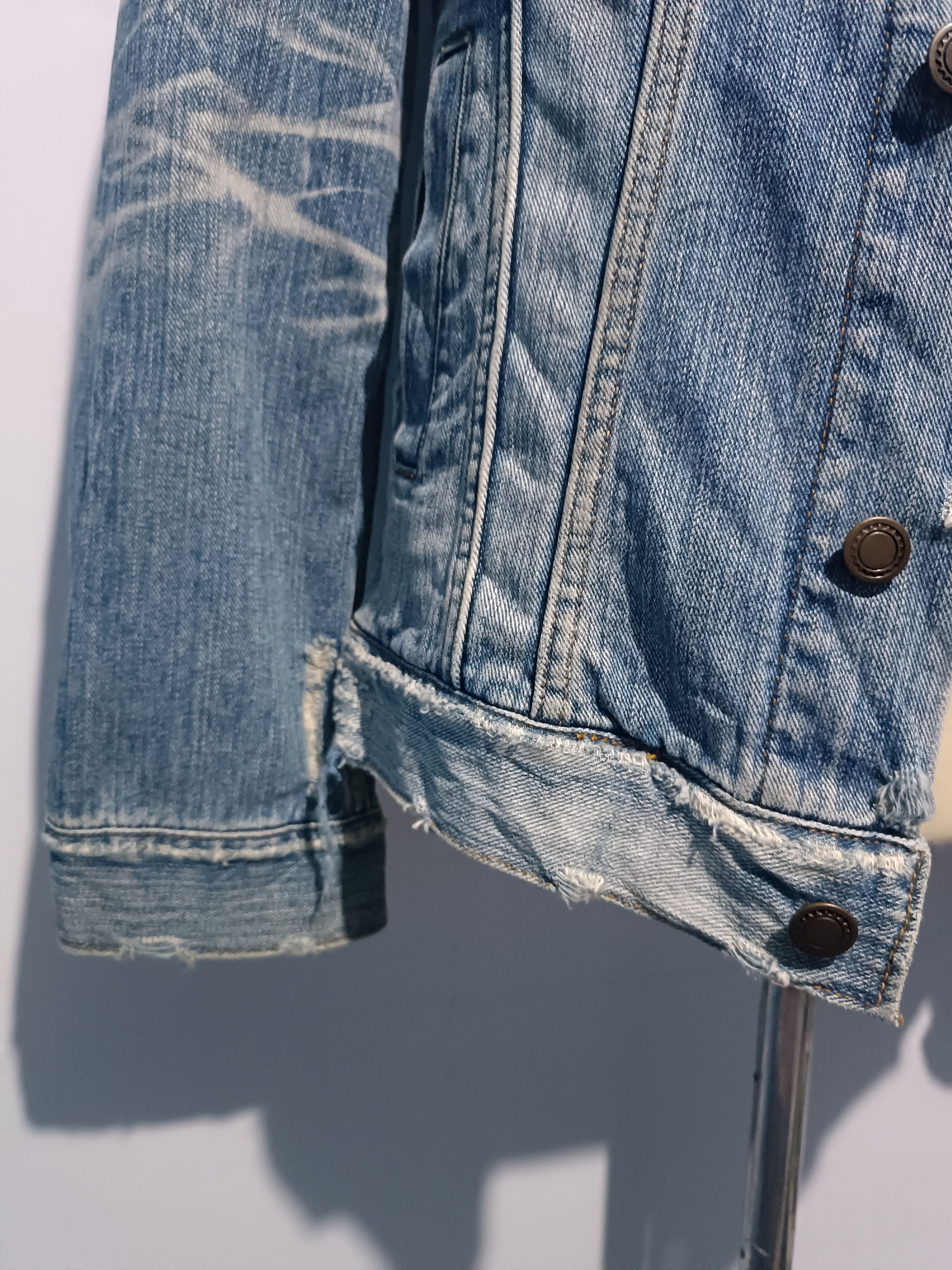 Japanese Brand Ripped Denim Jacket Slim Fit Size US M / EU 48-50 / 2 - 5 Thumbnail