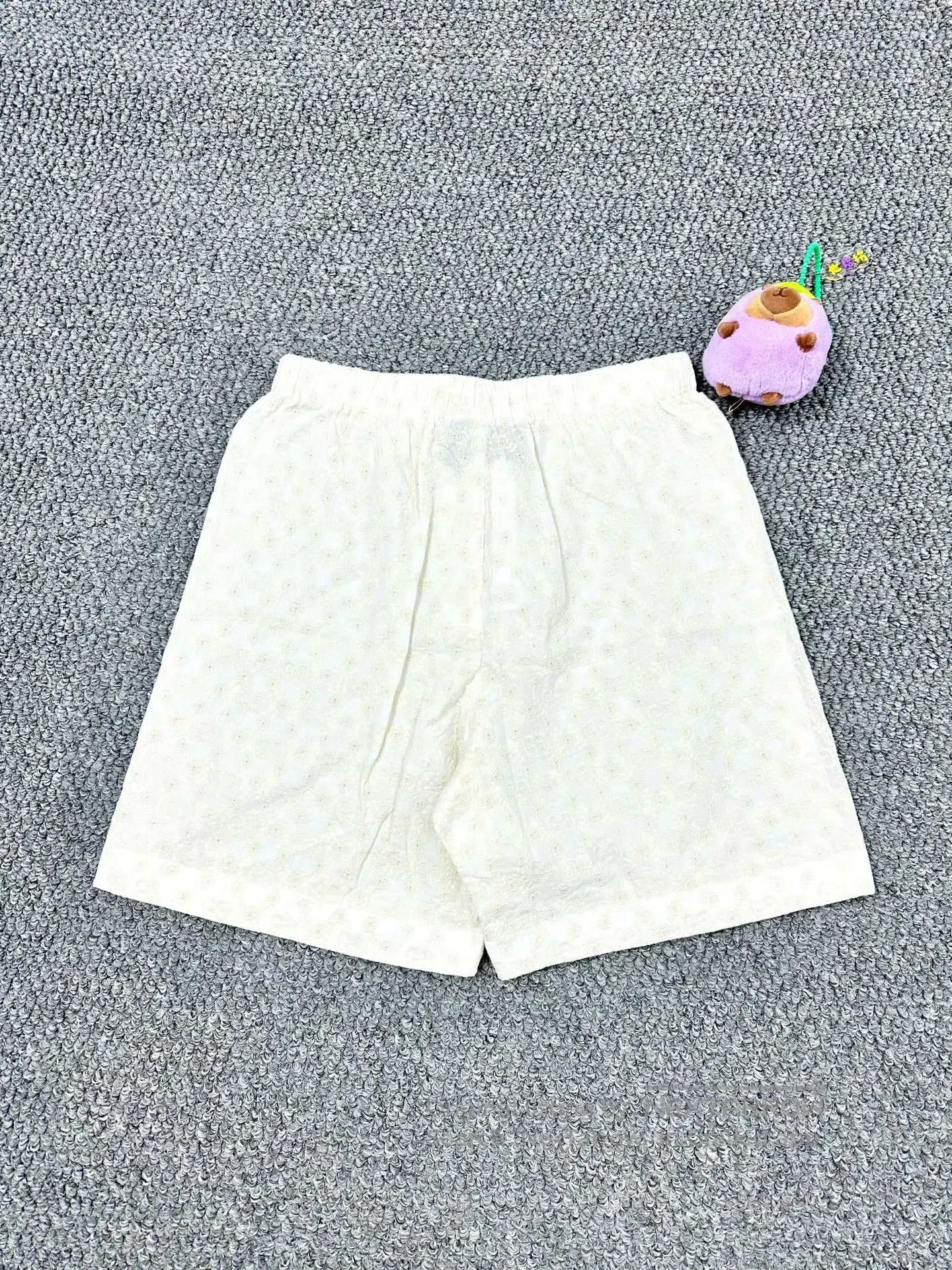Gucci Guicci Ivory double G embossed logo print shorts| Size 37" - 2 Thumbnail