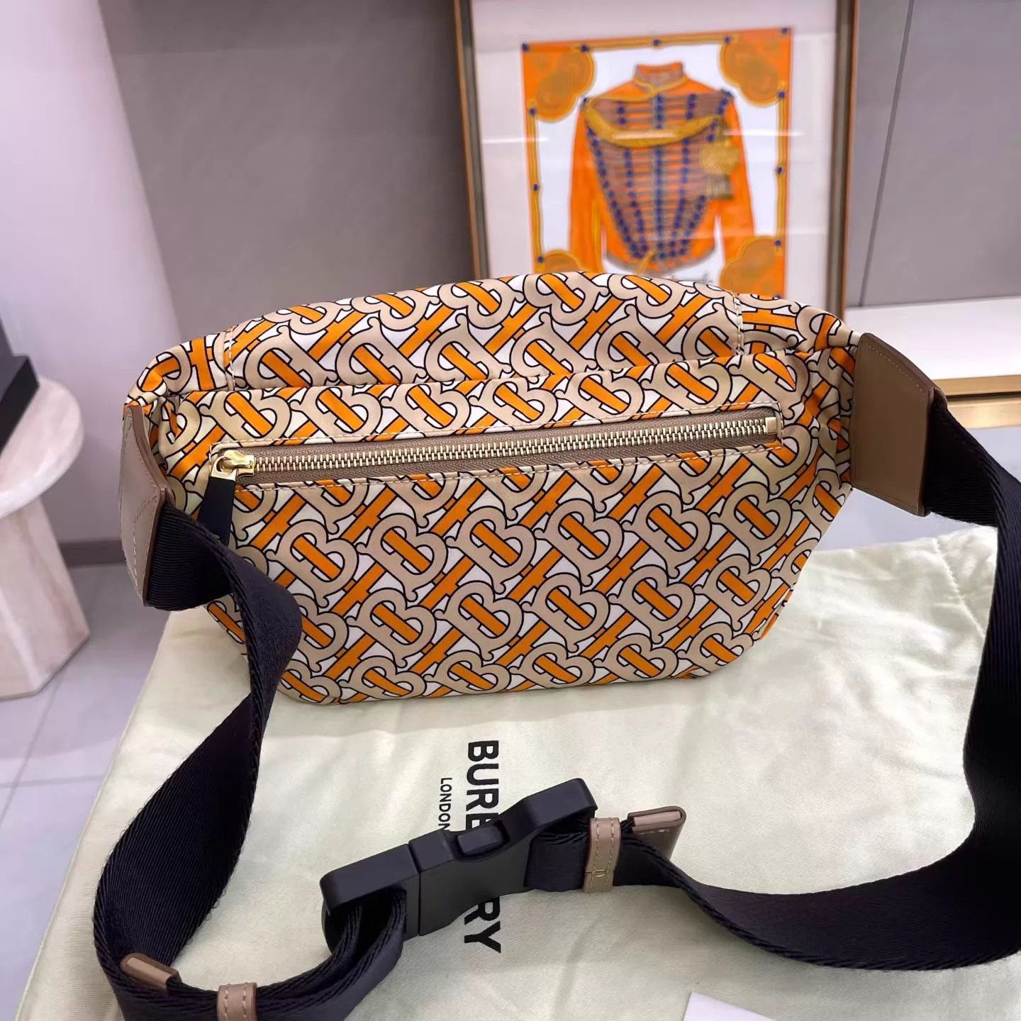 Burberry Burberry Orange Waist Bag NM Dust Bag 29x16 AH238 Size ONE SIZE - 3 Thumbnail