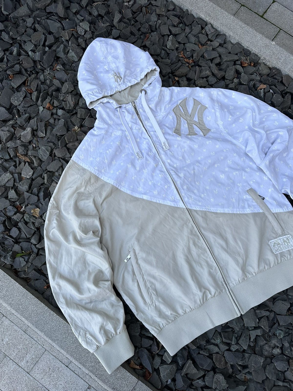 Majestic × New York Yankees × Vintage Vintage yankees jacket majestic monogram big back print Size US L / EU 52-54 / 3 - 3 Thumbnail