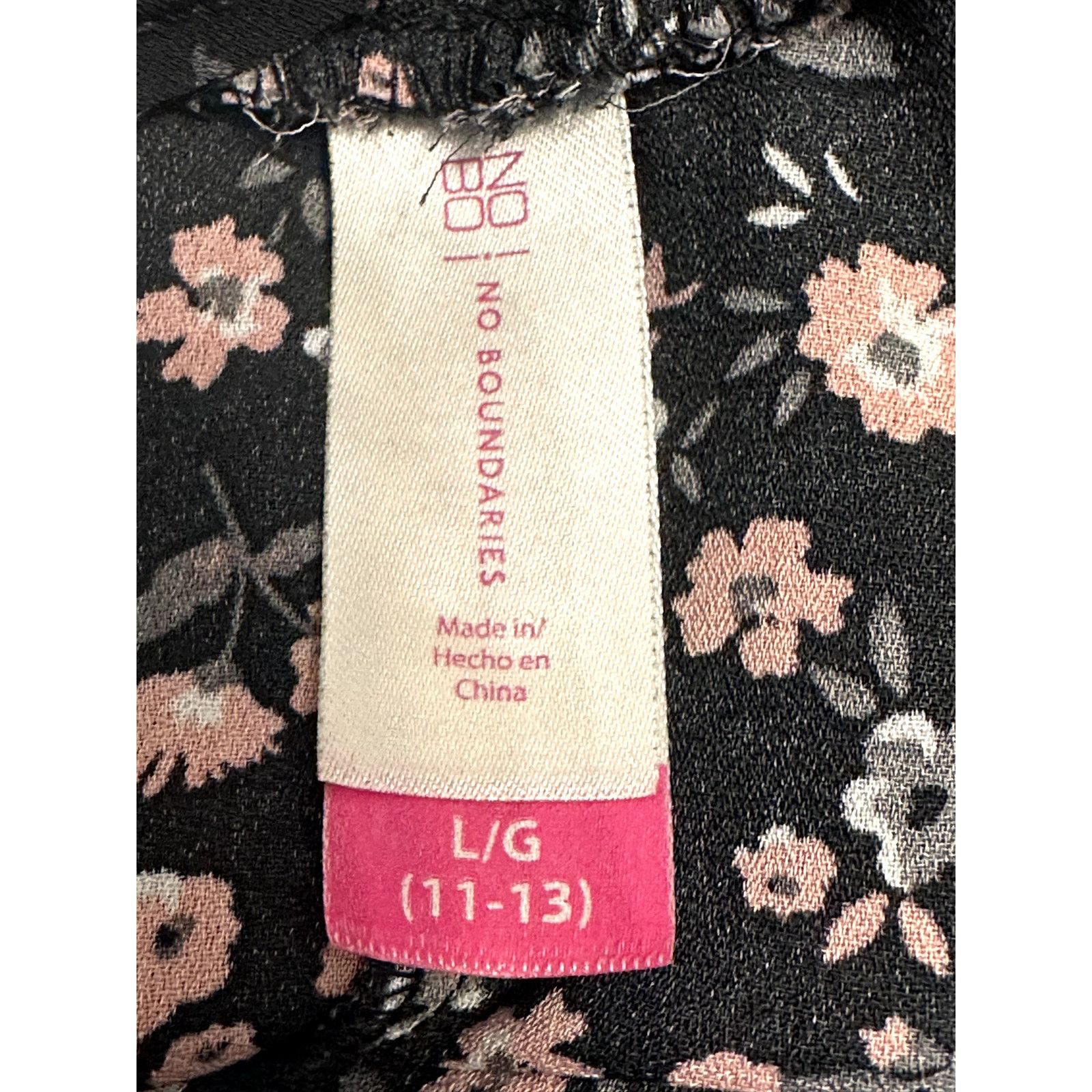 Other No Boundaries Blouse Floral Button Down Black White L 11/13 Size L / US 10 / IT 46 - 7 Thumbnail