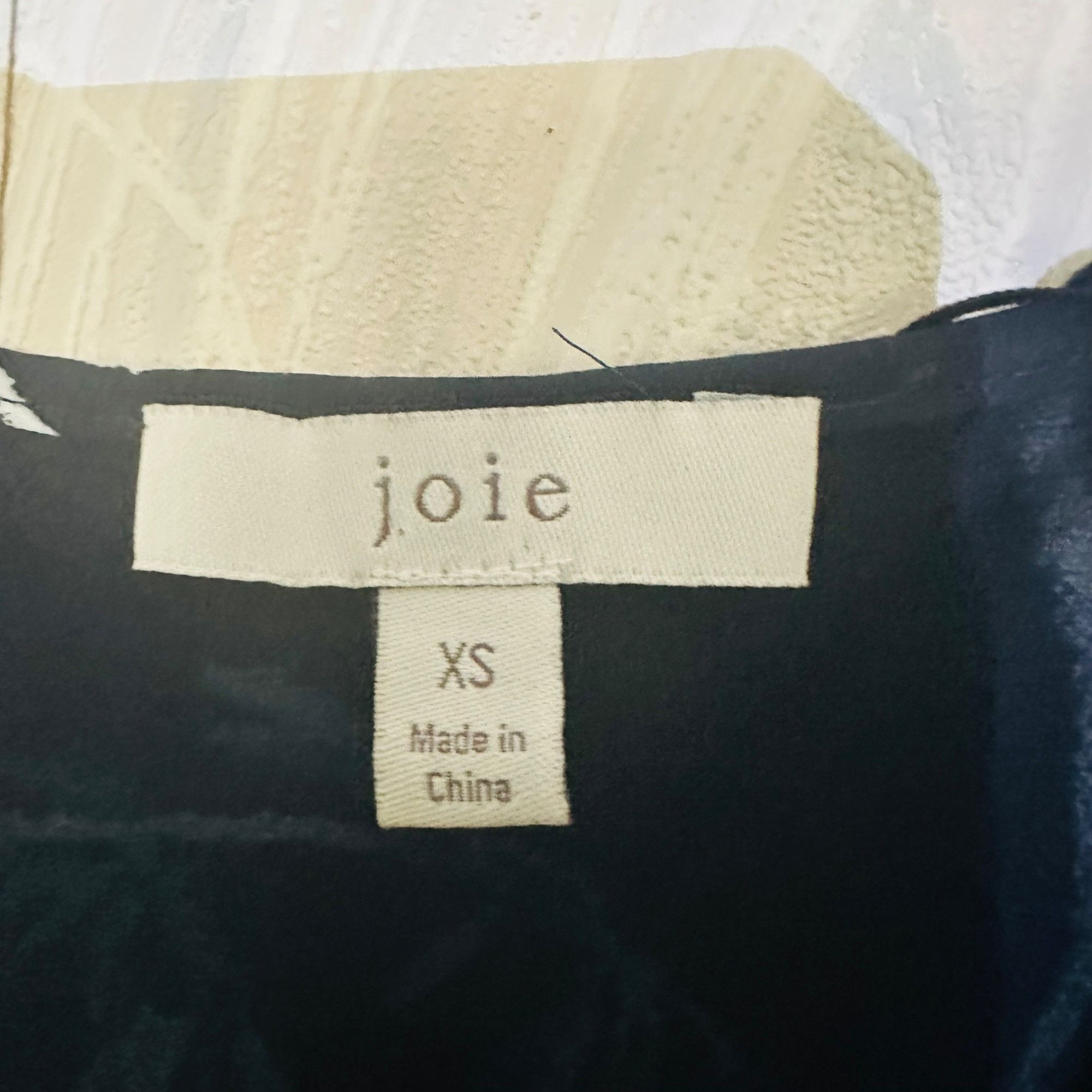 Joie ✨Joie Sz XS floral satin Dress with gentle cowl straight nec Size XS / US 0-2 / IT 36-38 - 5 Thumbnail