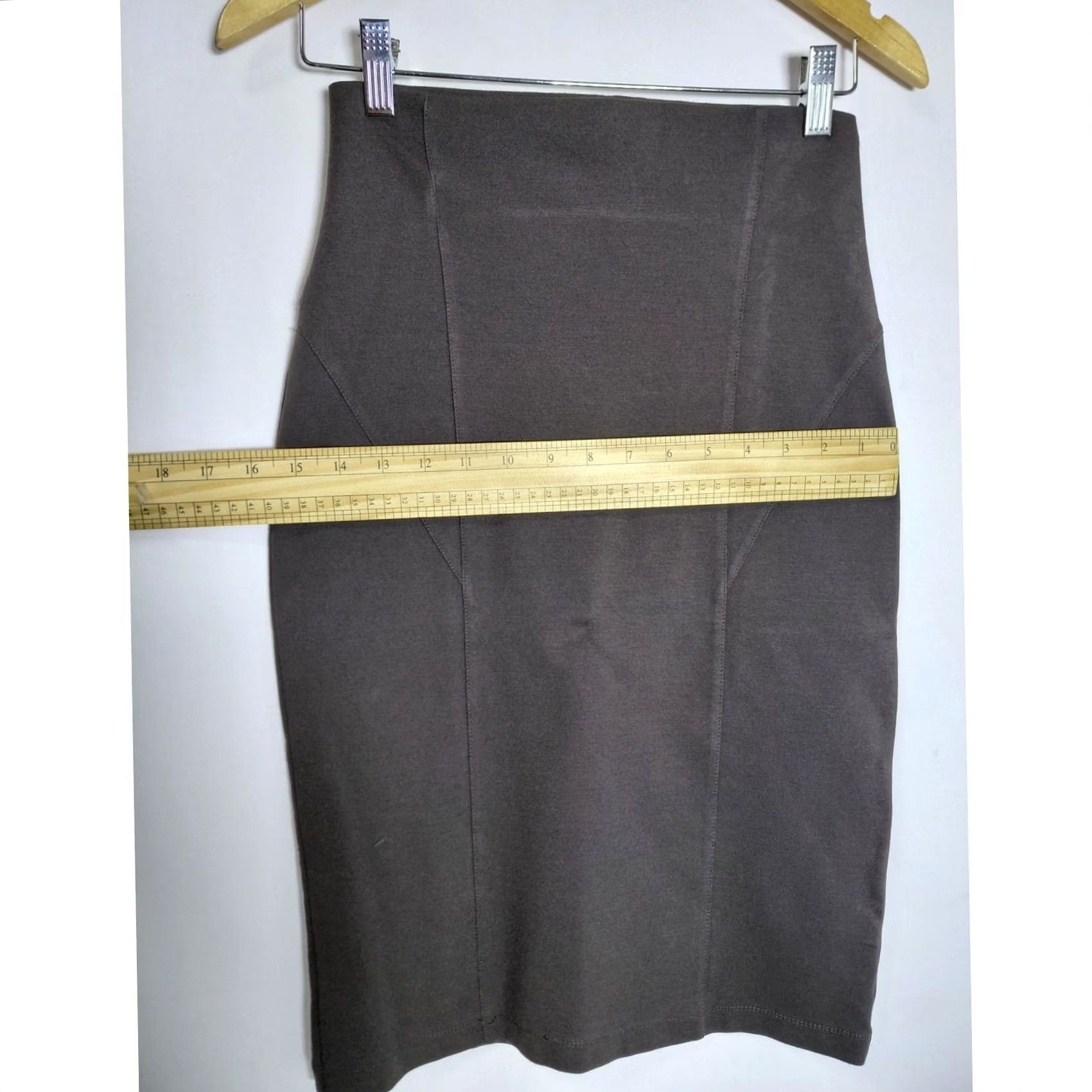 D.Exterior D. EXTERIOR Italy Viscose Blend Skirt Brown Solid 40 Size Size 27" / US 4 / IT 40 - 7 Thumbnail