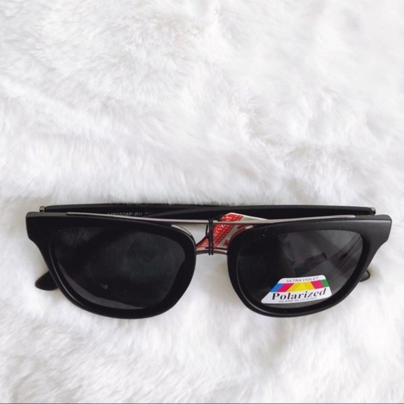 Other Lyle Matte Black Polarized Sunglasses Size ONE SIZE - 1 Thumbnail