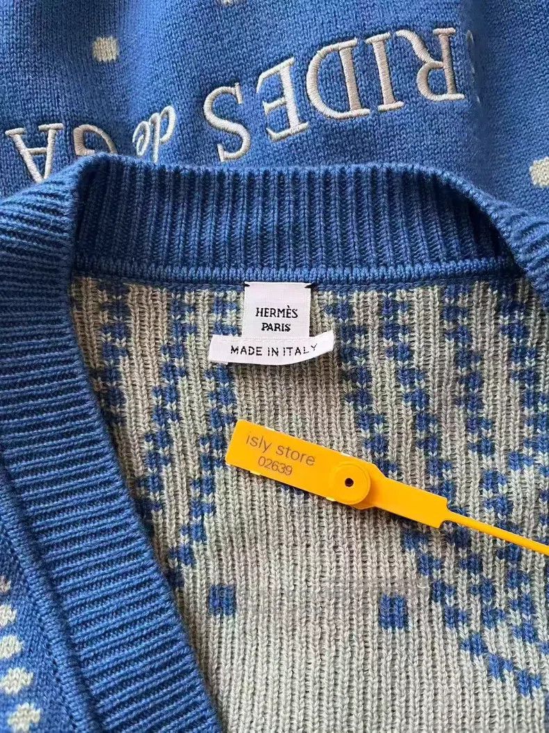 Hermes Hermes Deep V-neck buttoned cashmere jacquard cotton long- Size XS / US 0-2 / IT 36-38 - 4 Thumbnail