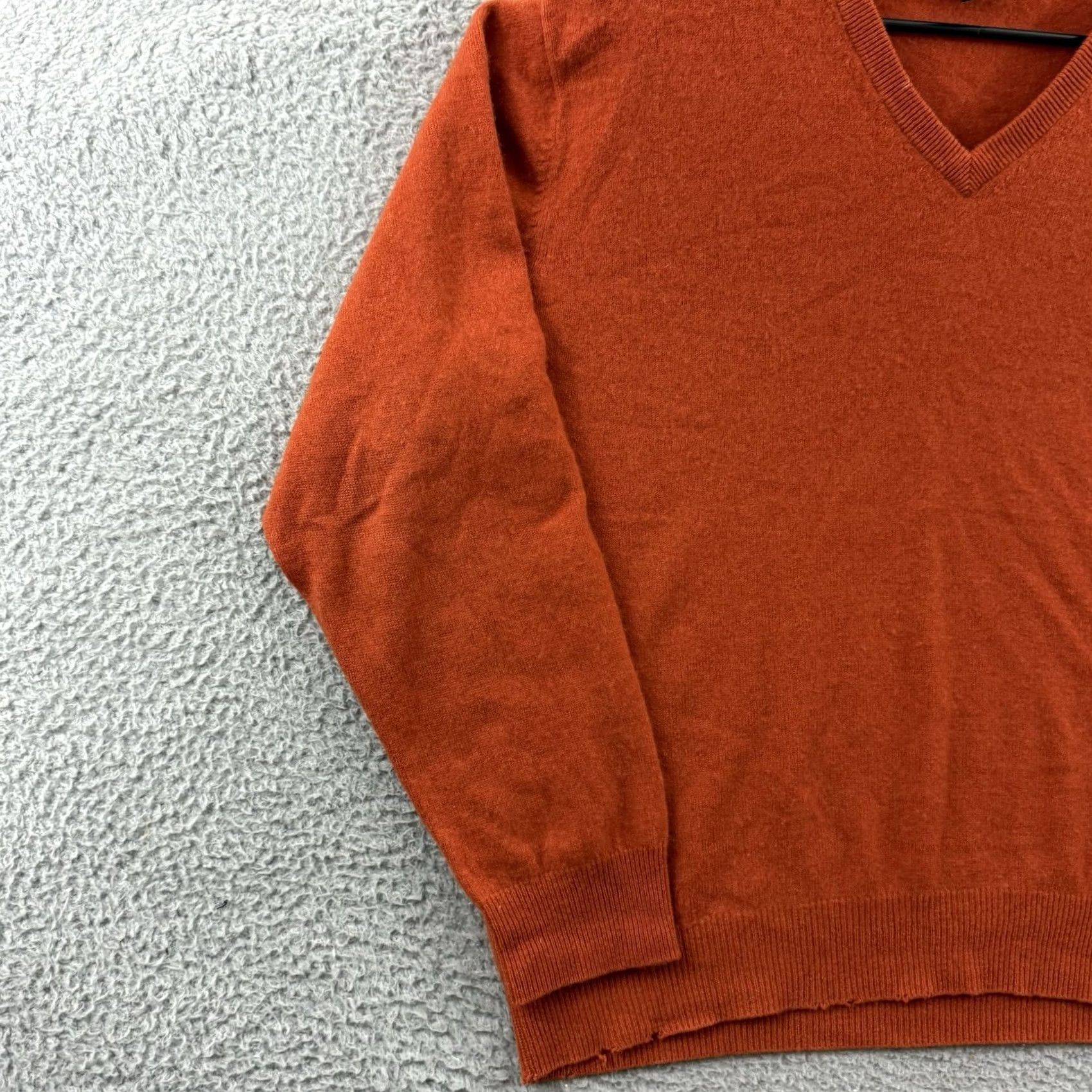 Vintage Jos A Bank Sweater Mens Large Orange Knit 100% Cashmere V Neck Pullover Preppy Size US L / EU 52-54 / 3 - 4 Thumbnail