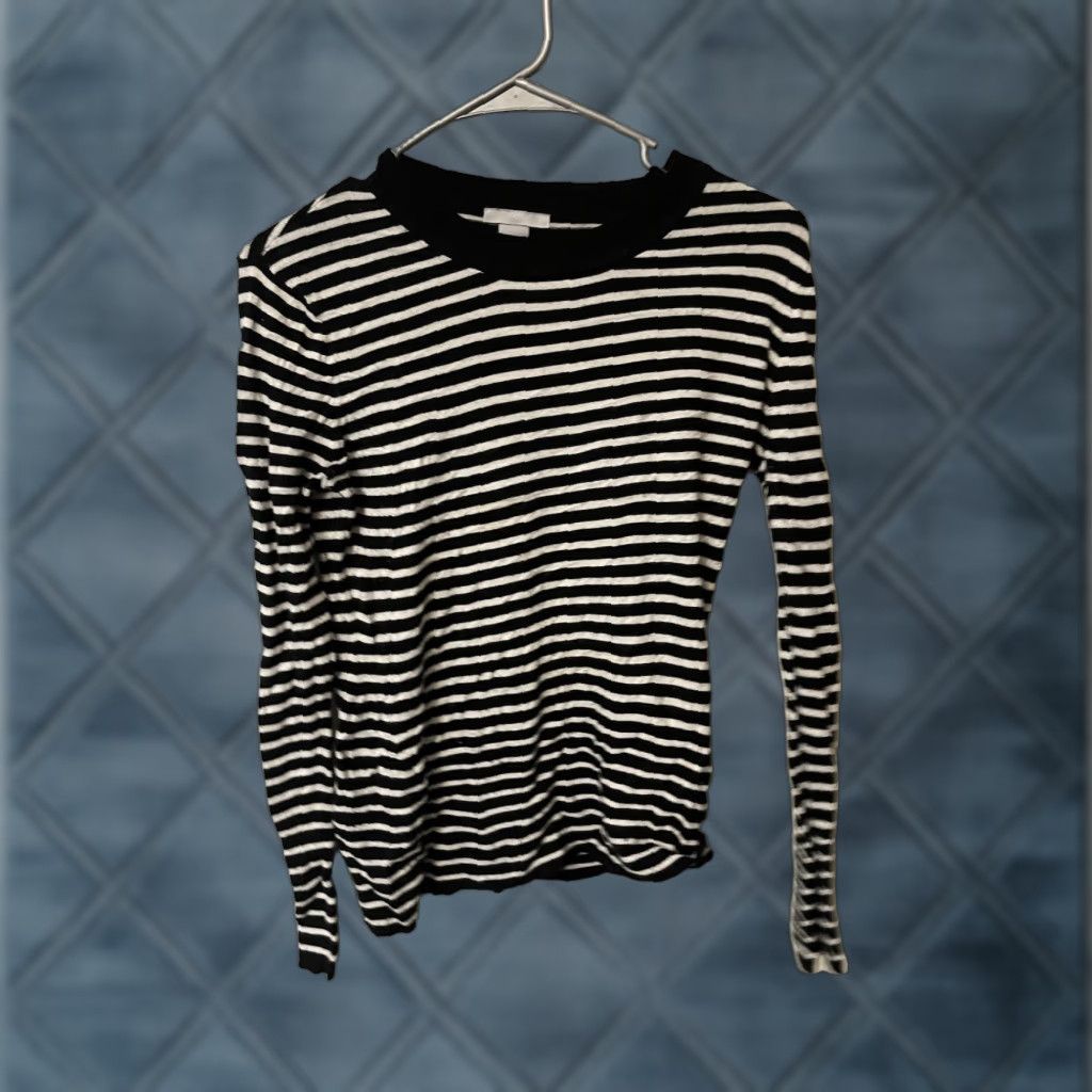 H&M H&M Sweater Womens Size M Black White Stripe Knit Crew Neck Button Accents Pullover Casual Workwear Fall Winter Size M / US 6-8 / IT 42-44 - 1 Thumbnail