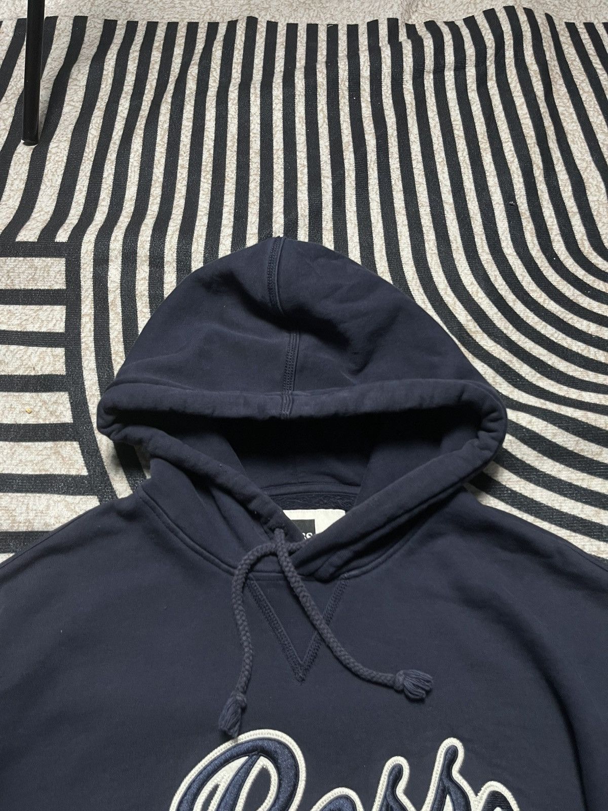 Russell Athletic 2000s RUSSELL ATHLETIC X HUGO BOSS SPELLOUT HOODIE Size US L / EU 52-54 / 3 - 10 Thumbnail