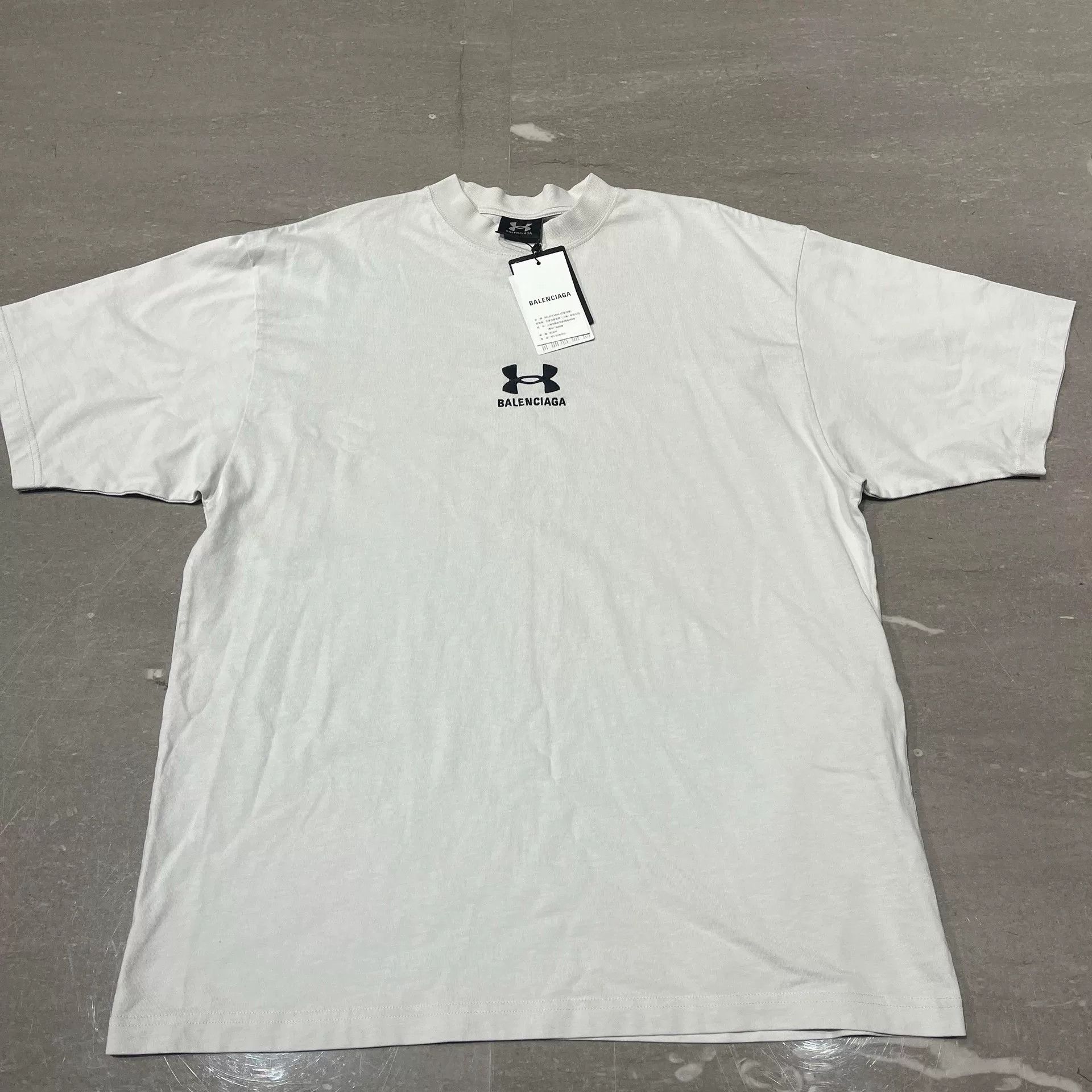 Balenciaga balenciaga x under armour short sleeve t-shirt Size US S / EU 44-46 / 1 - 1 Thumbnail